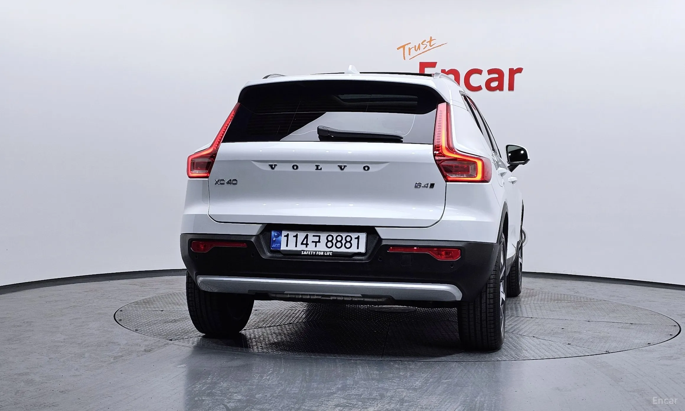 Volvo XC40 превью 4