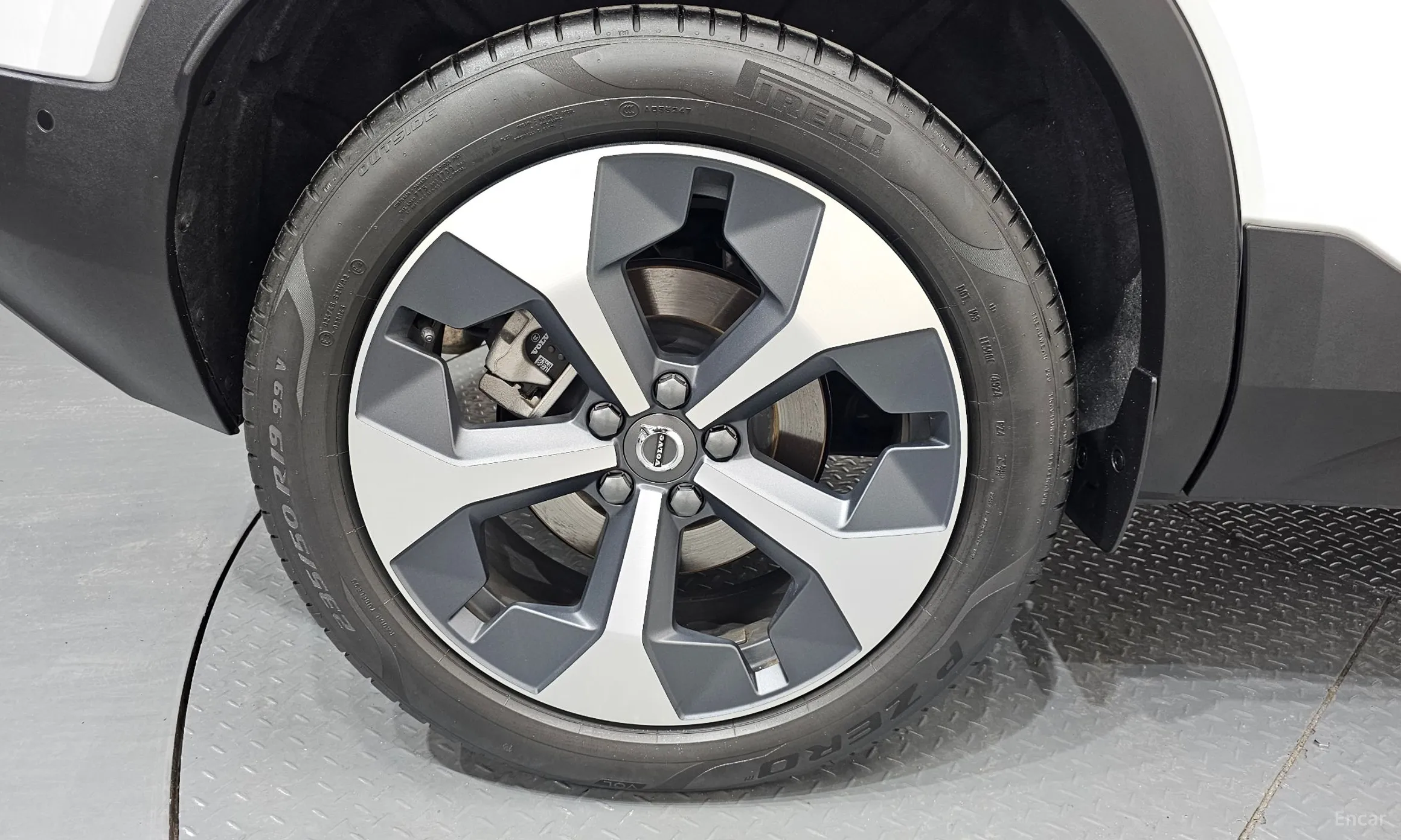 Volvo XC40 превью 5