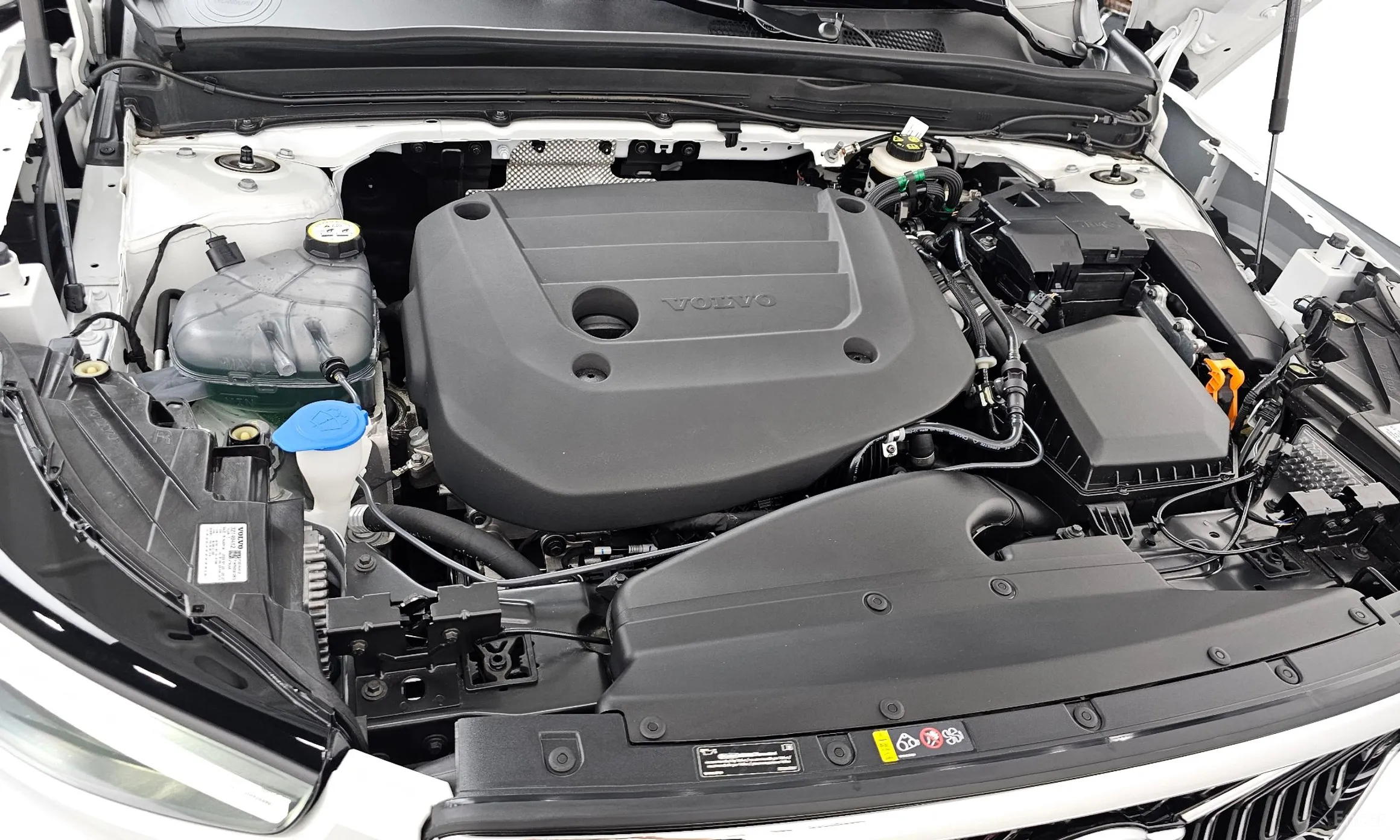 Volvo XC40 превью 6