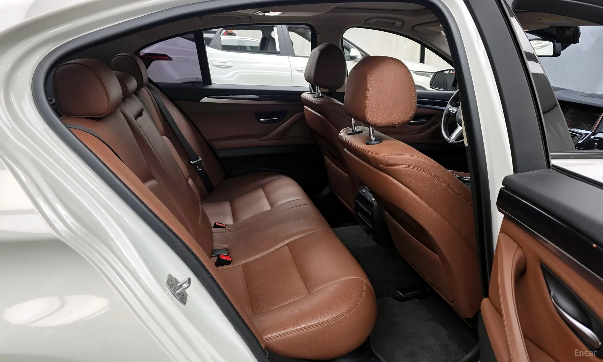 BMW 5 Series (F10) превью 12