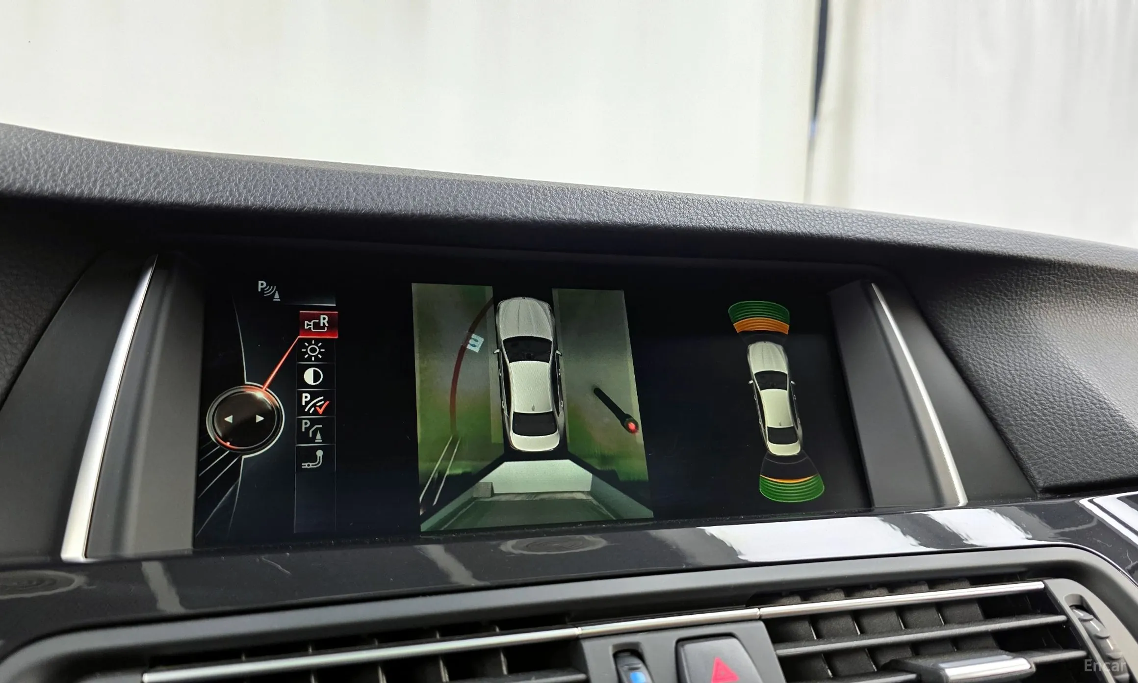 BMW 5 Series (F10) превью 15