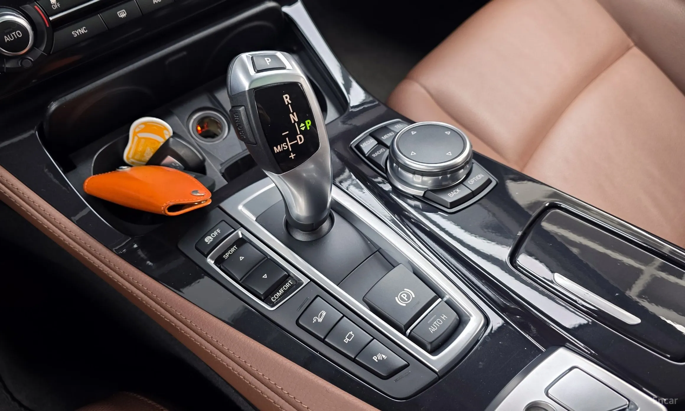 BMW 5 Series (F10) превью 9