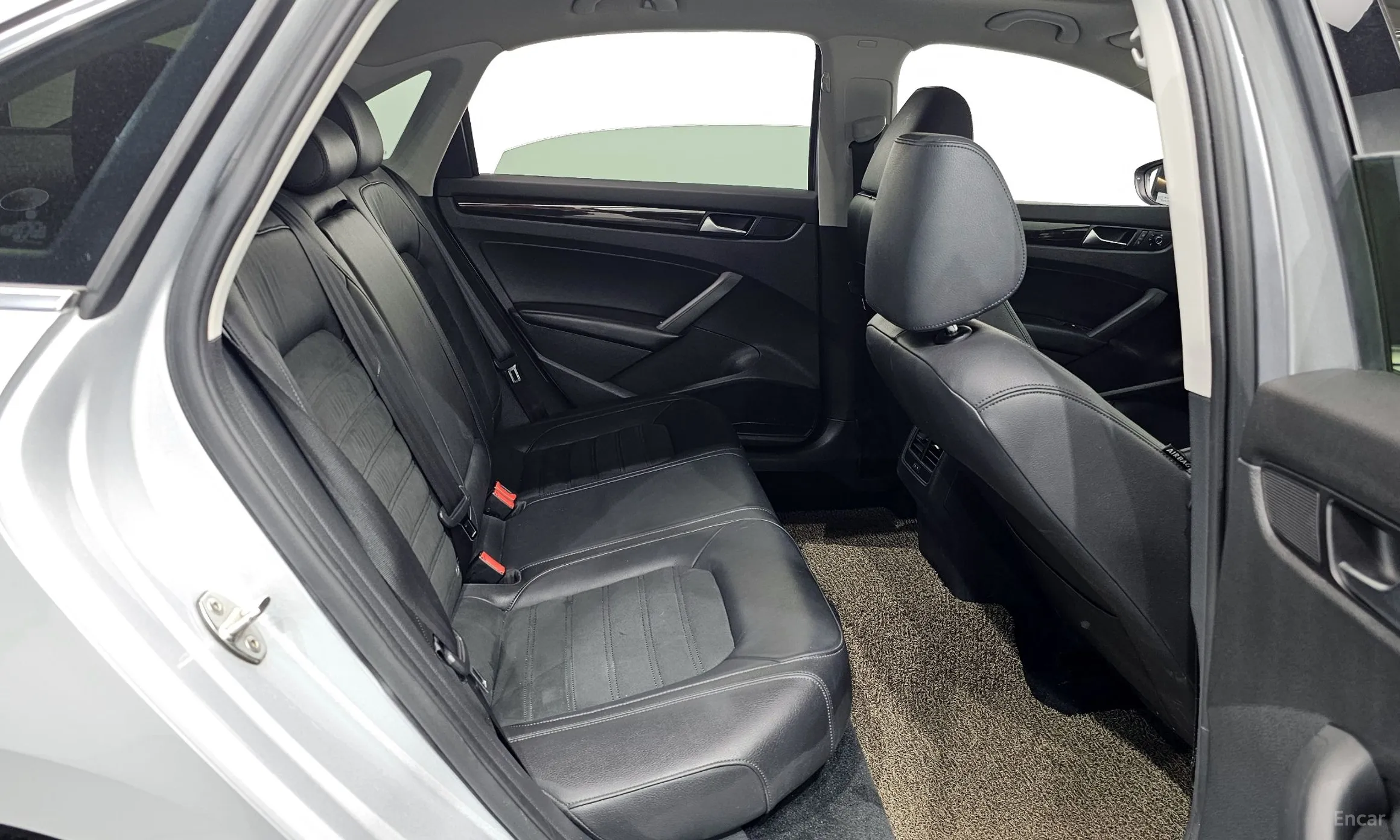 Volkswagen The New Passat превью 12