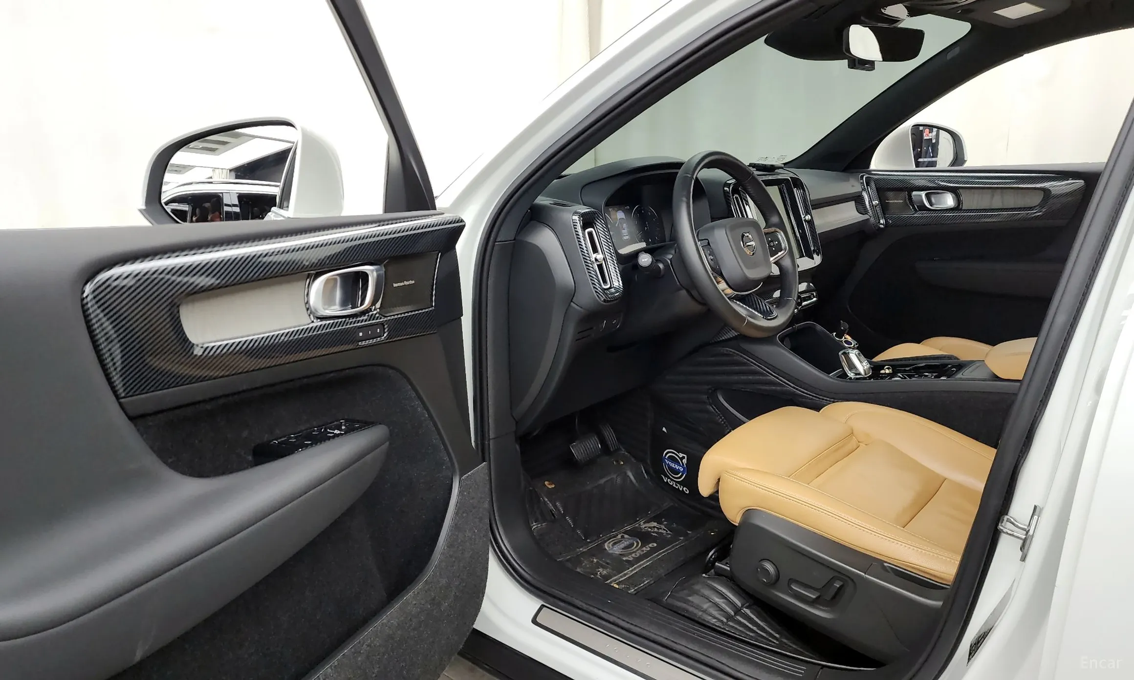 Volvo XC40 превью 10