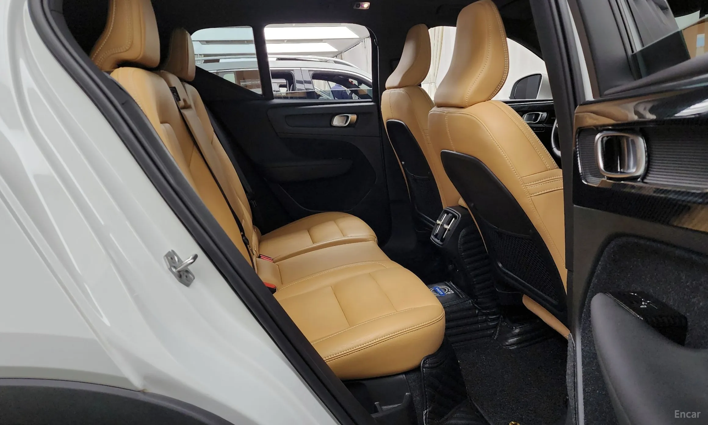 Volvo XC40 превью 12