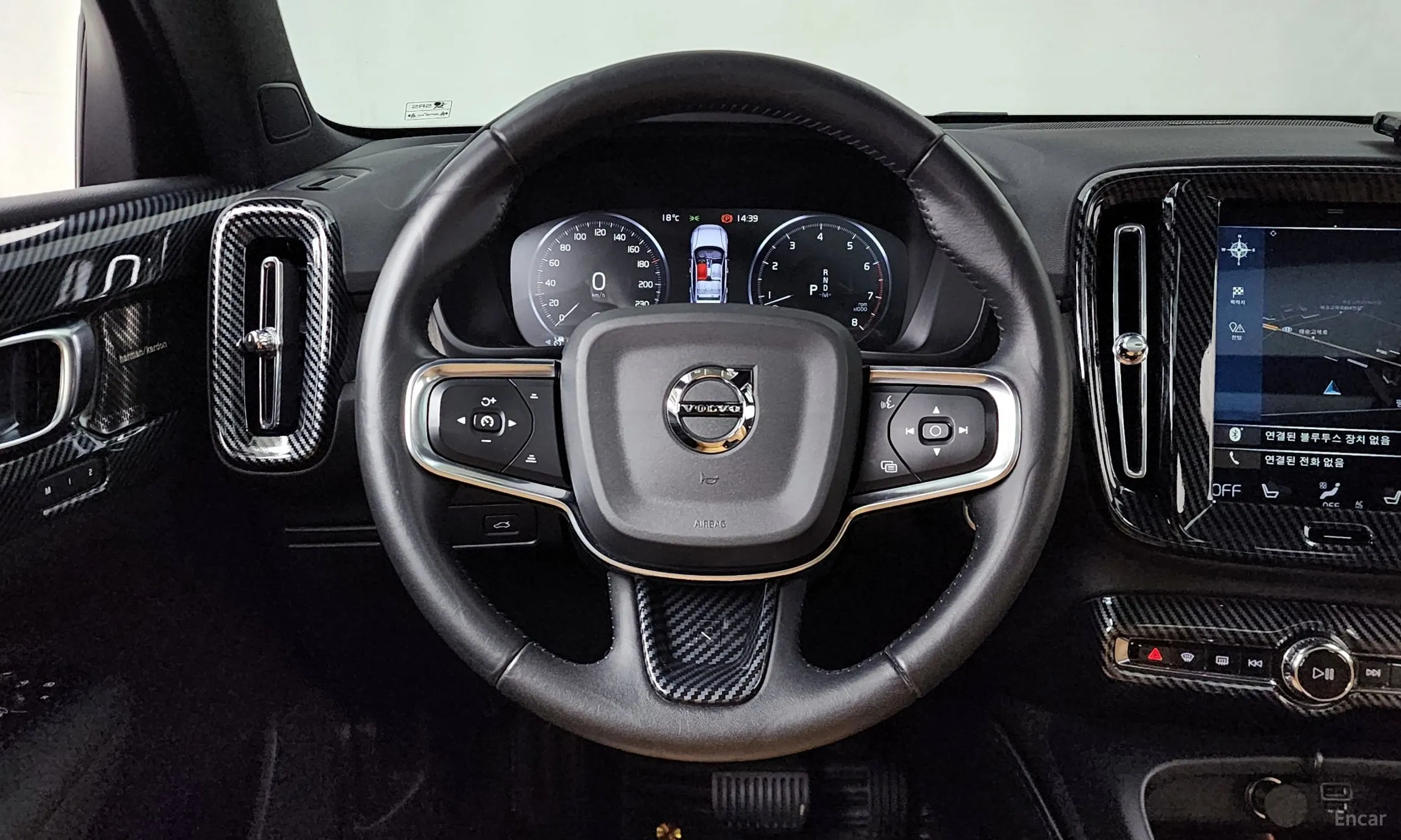 Volvo XC40 превью 13