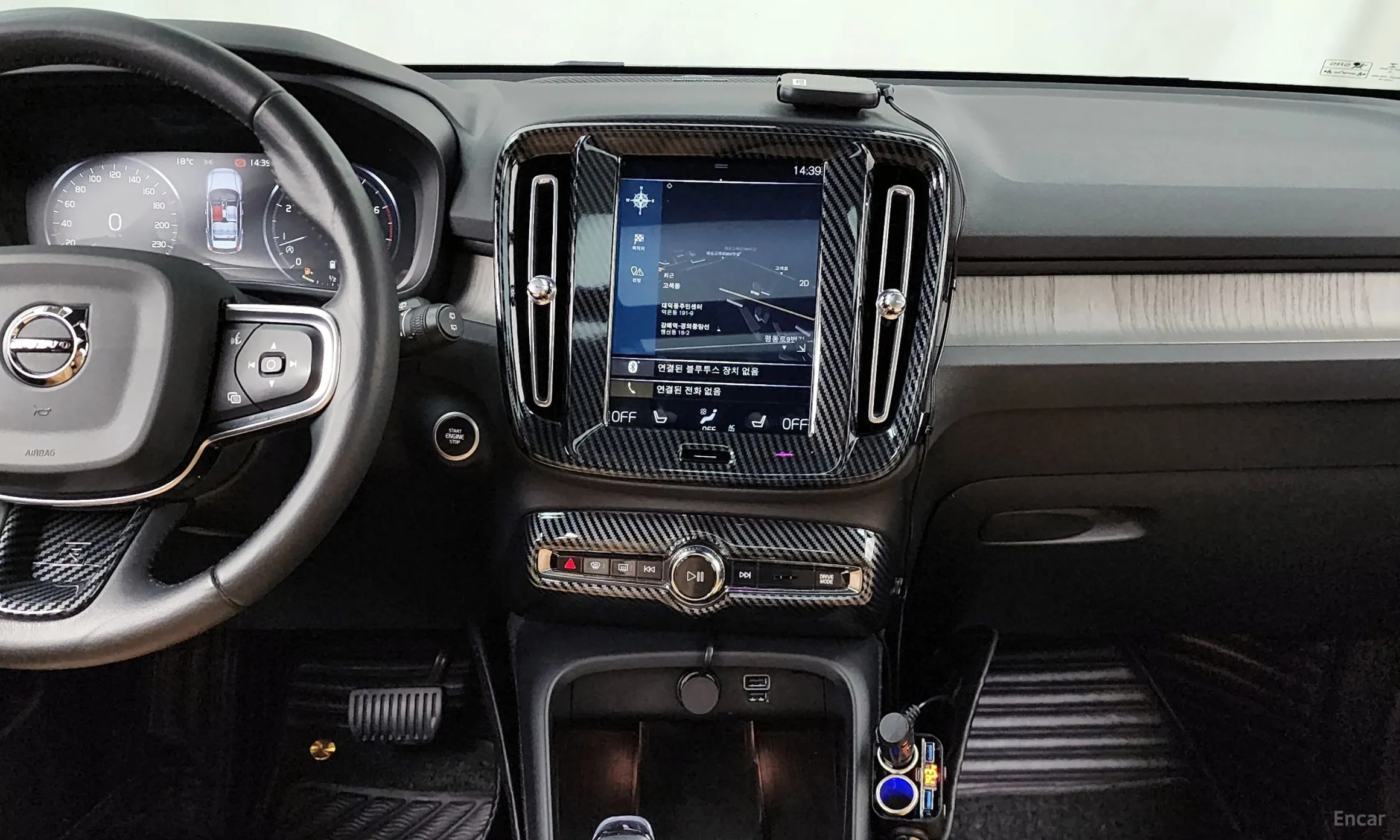 Volvo XC40 превью 14