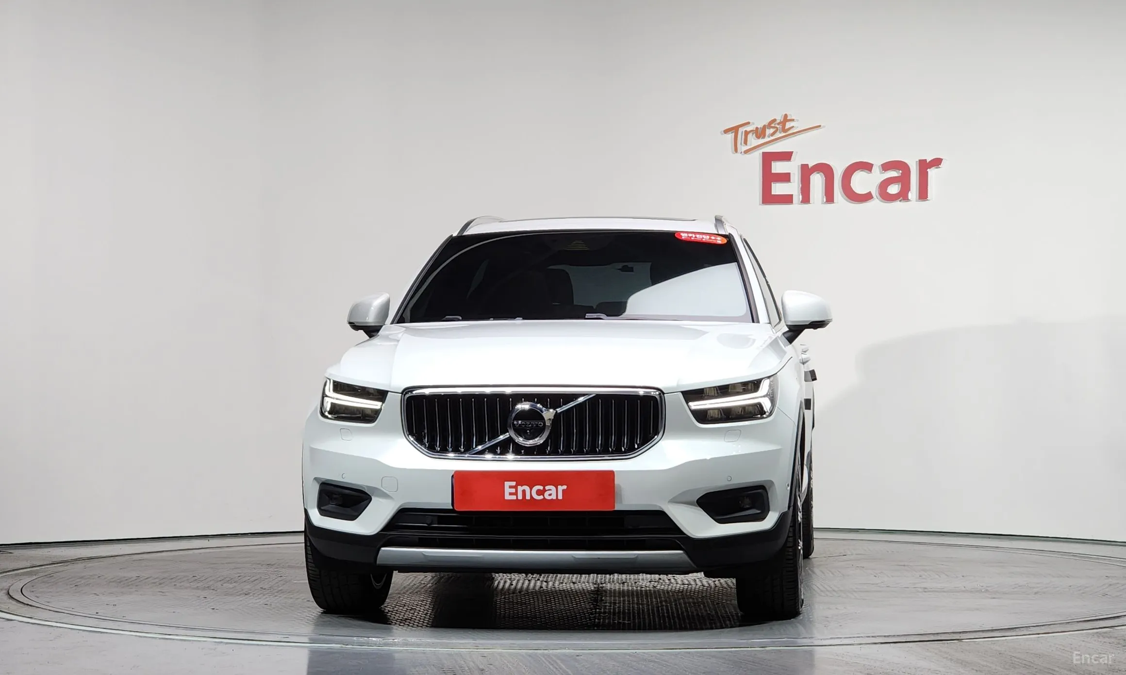 Volvo XC40 превью 3