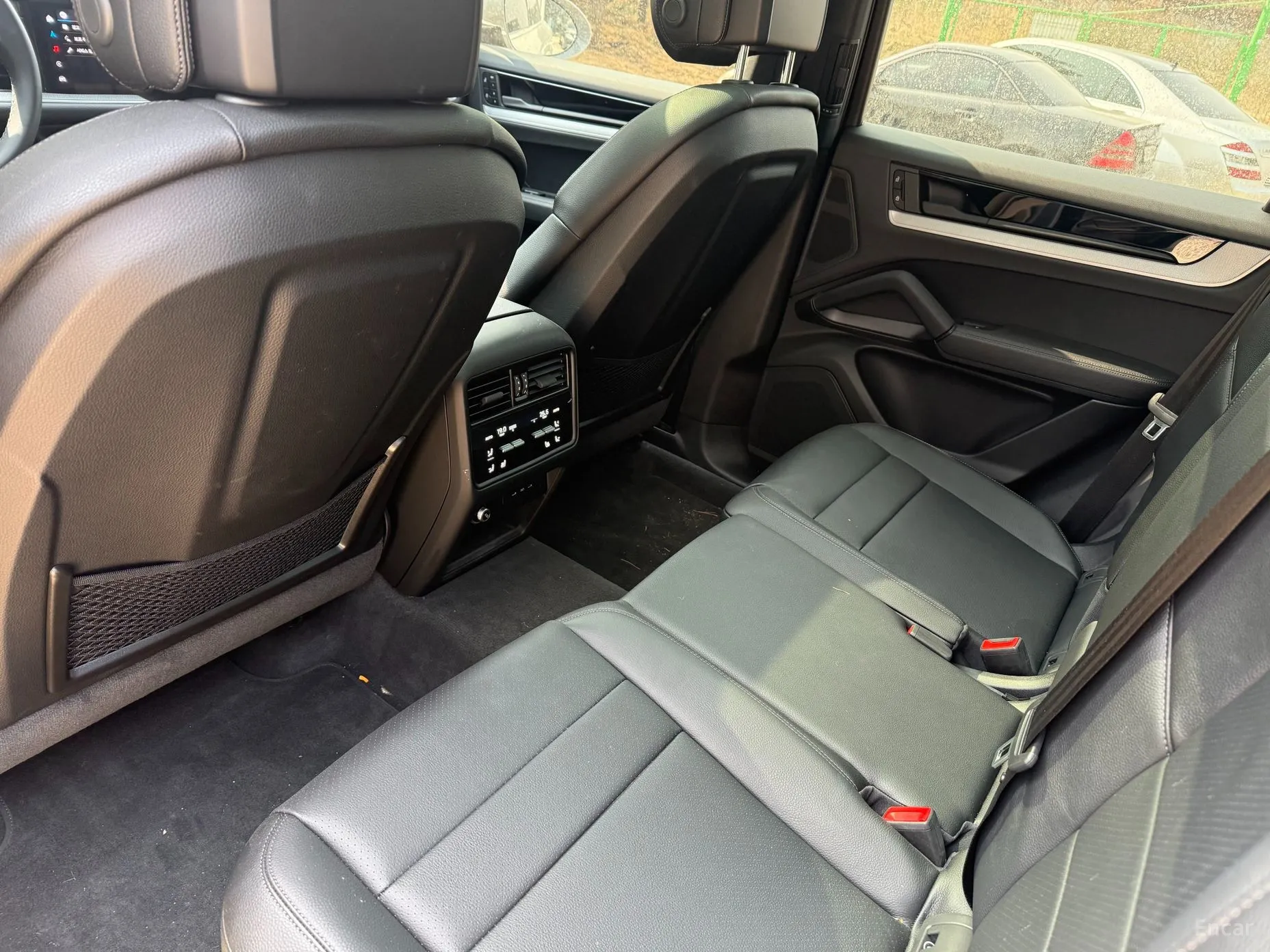 Porsche Cayenne (PO536) превью 11