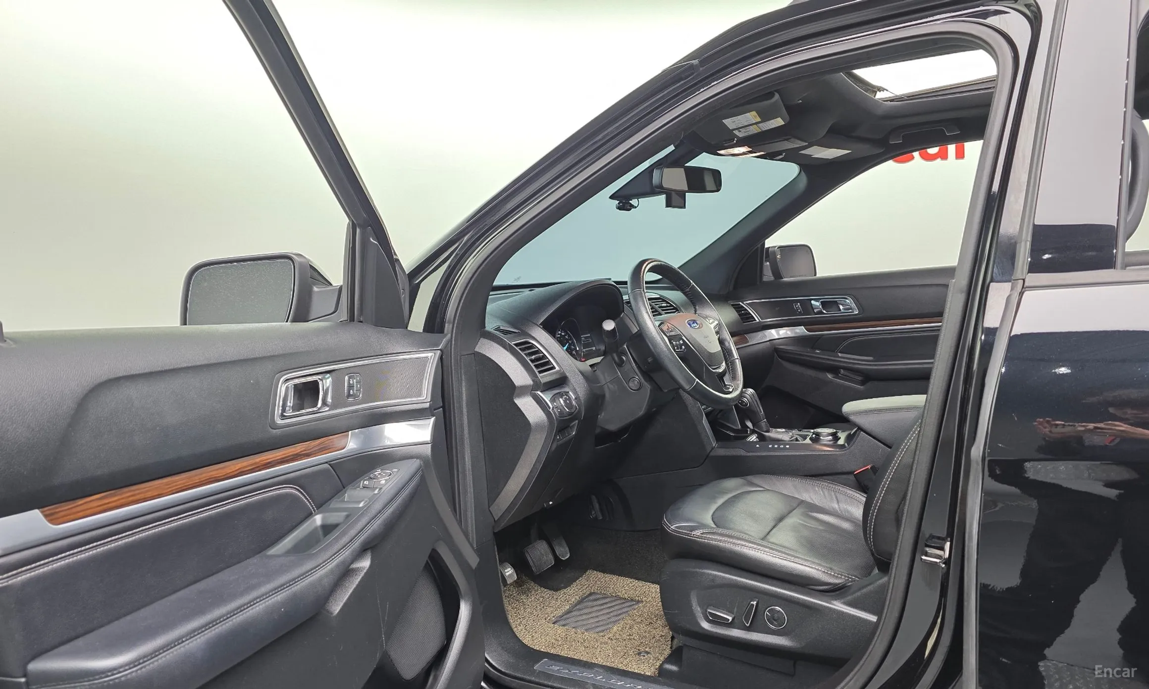 Ford Explorer превью 12