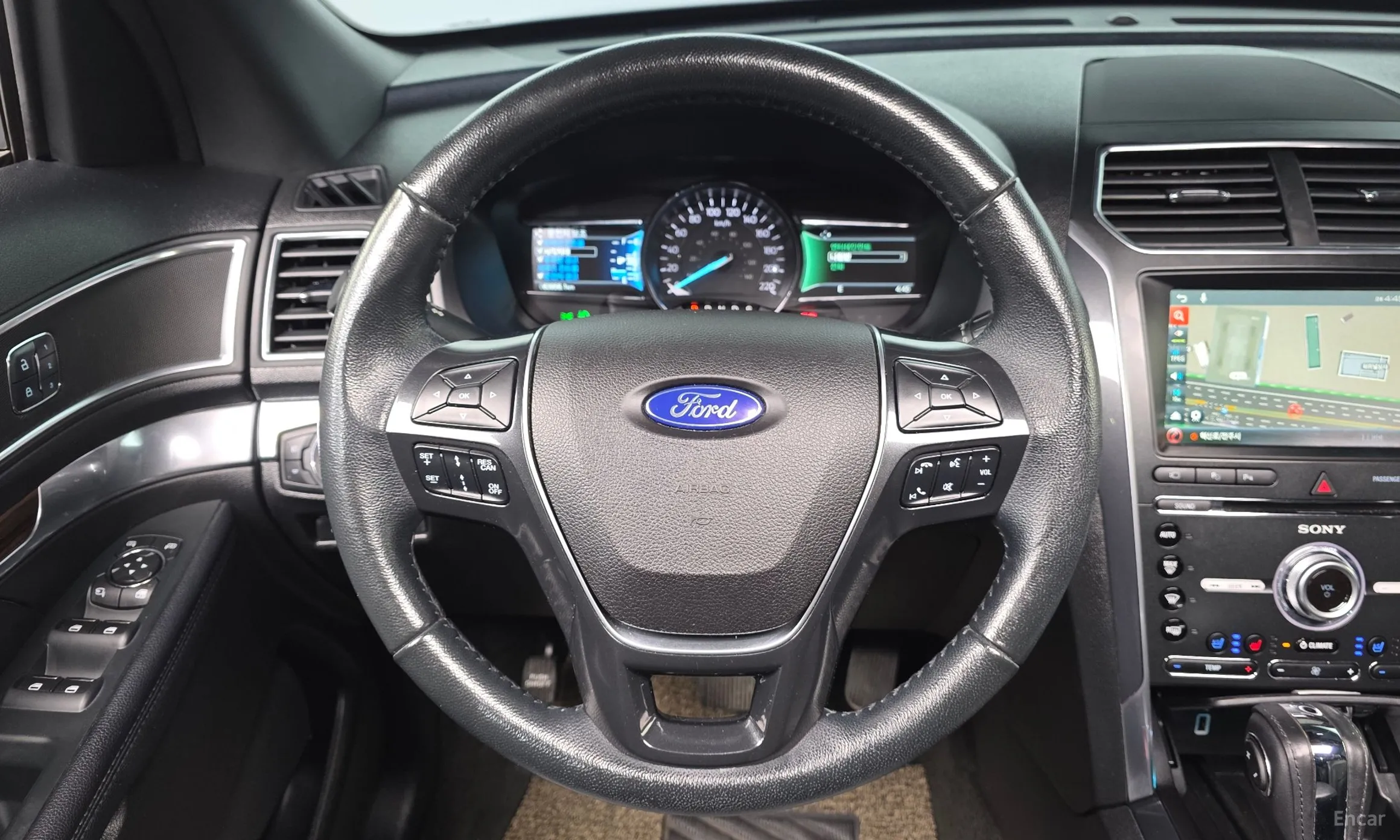 Ford Explorer превью 14