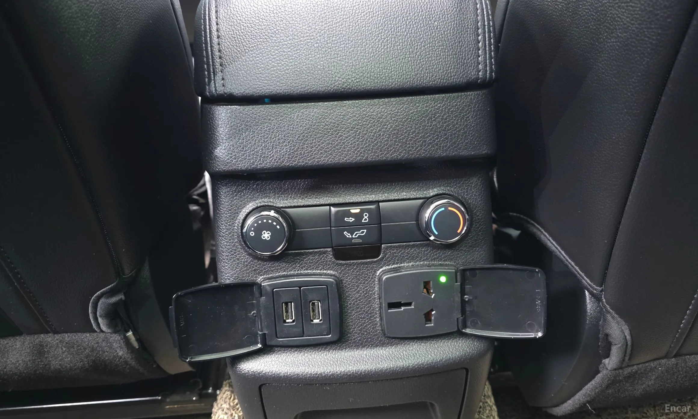 Ford Explorer превью 18
