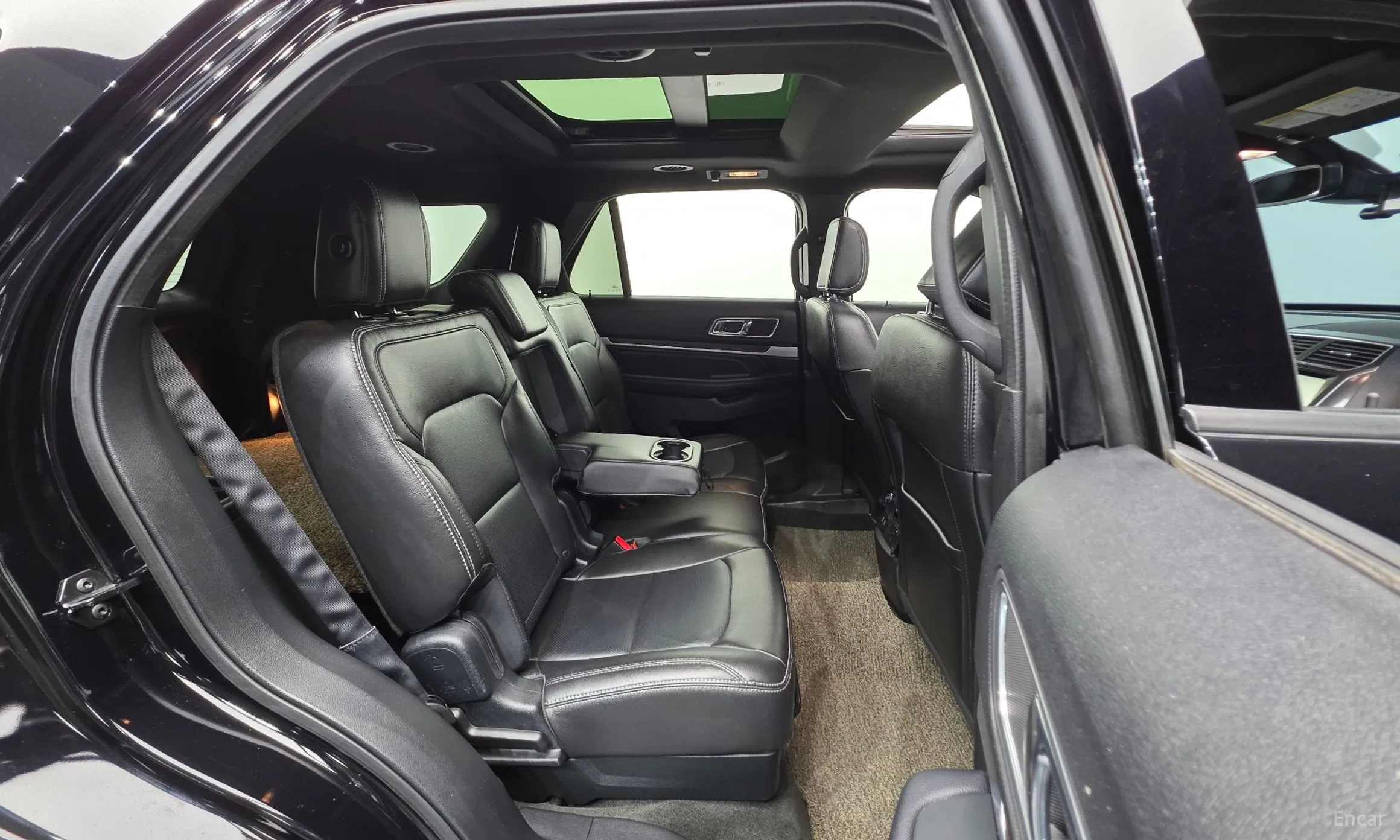 Ford Explorer превью 19