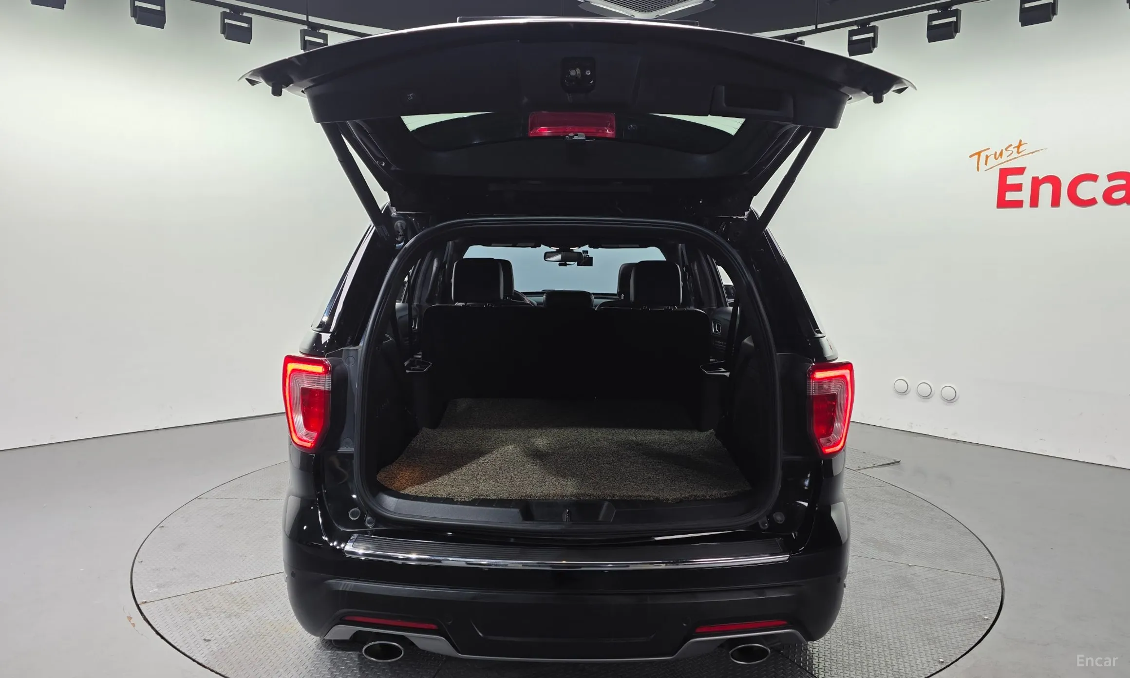 Ford Explorer превью 20