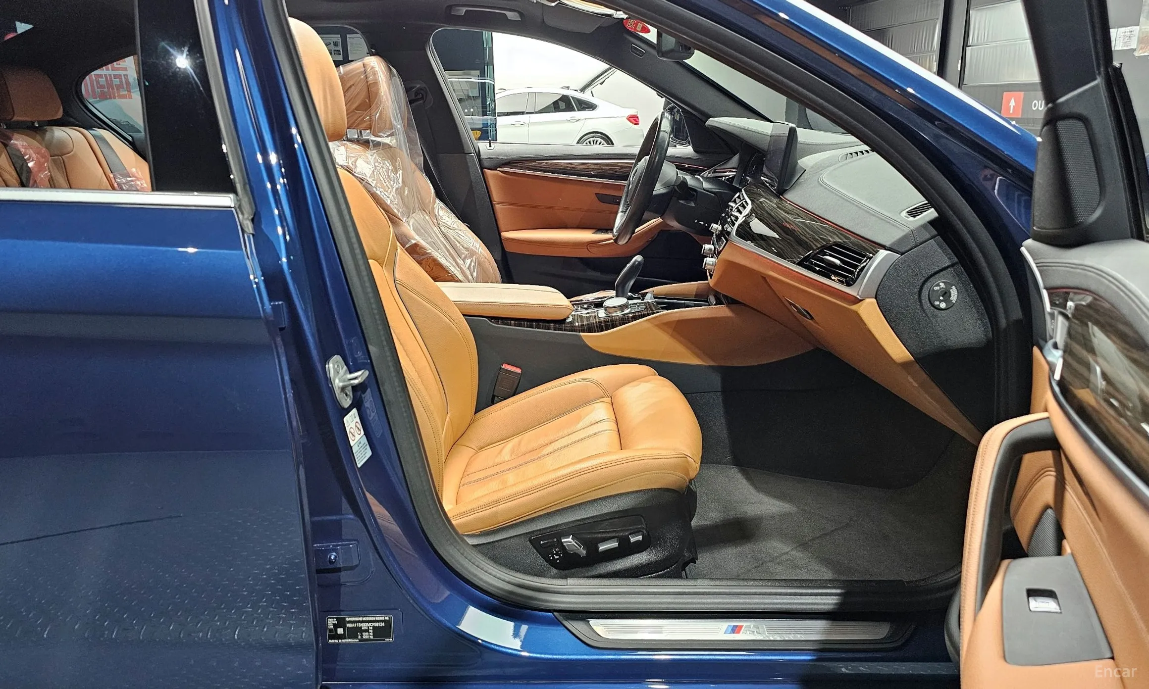 BMW 5 Series (G30) превью 11