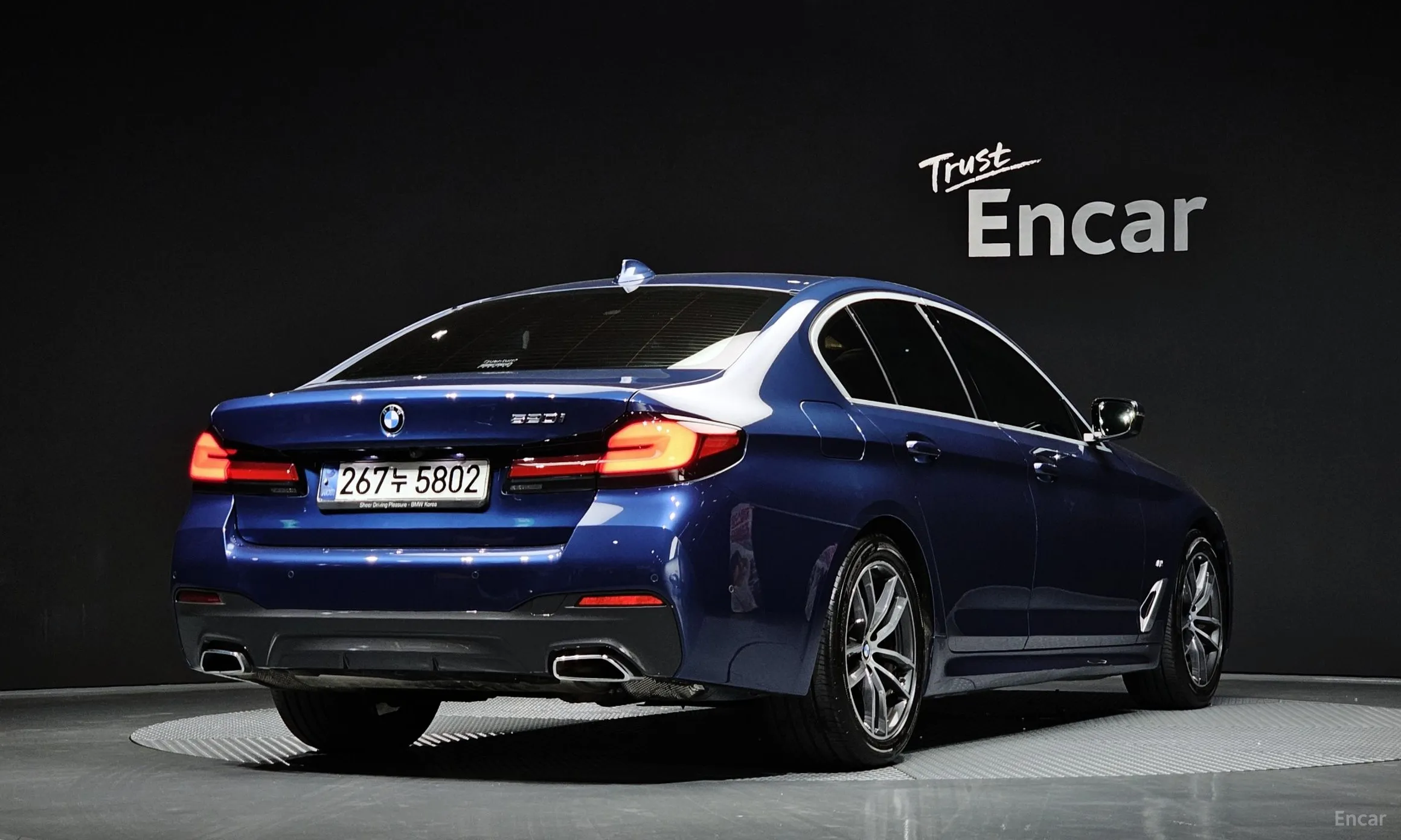 BMW 5 Series (G30) превью 2