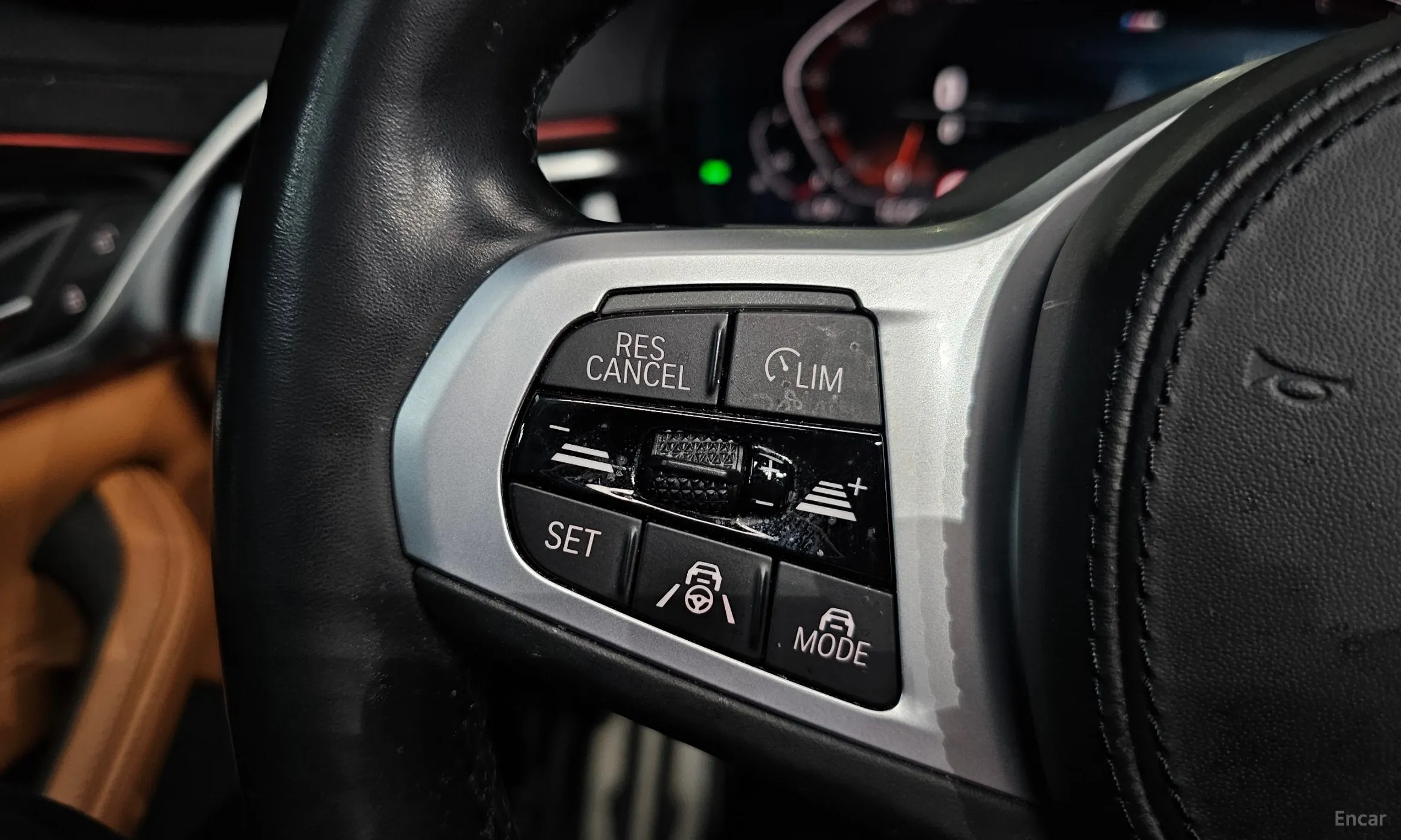 BMW 5 Series (G30) превью 19
