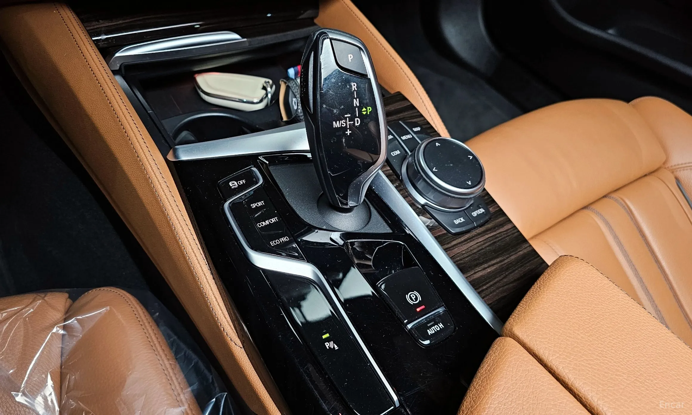 BMW 5 Series (G30) превью 9