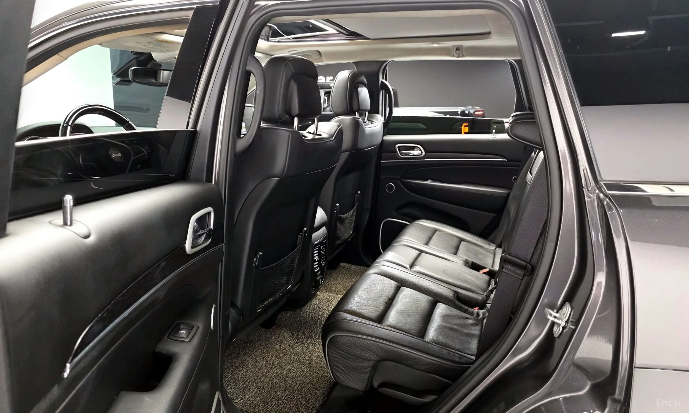 Jeep Grand Cherokee превью 12