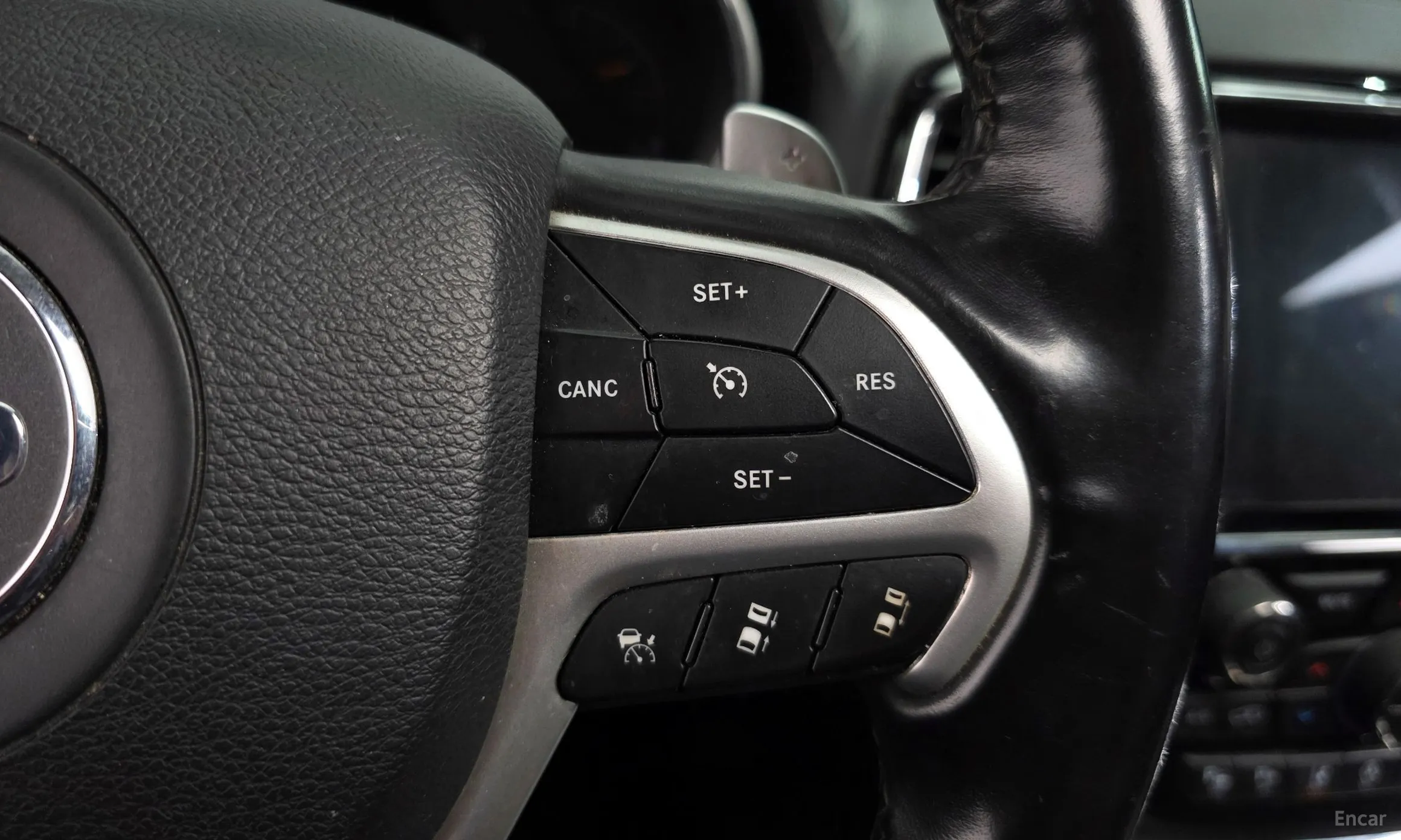 Jeep Grand Cherokee превью 17
