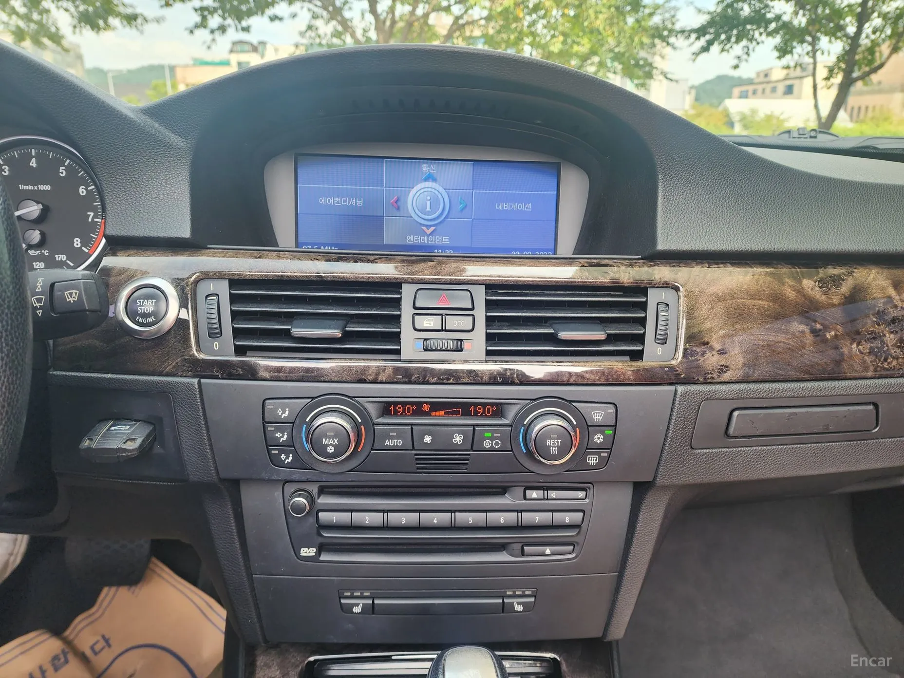 BMW 3 Series (E90) превью 11