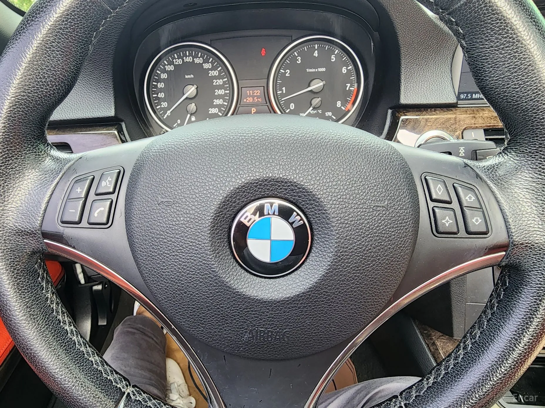 BMW 3 Series (E90) превью 12