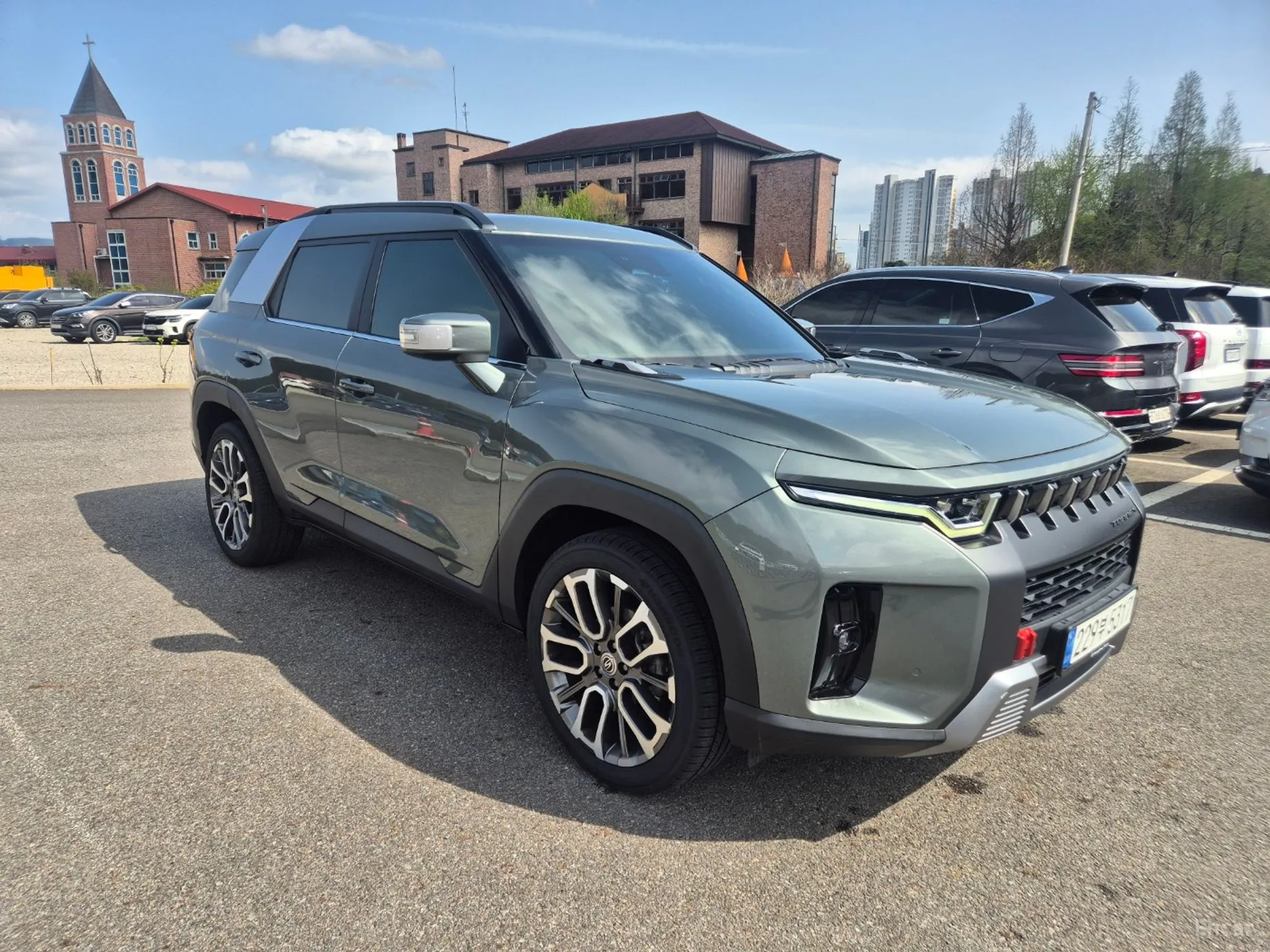 KG Mobility (SsangYong) Torres превью 3