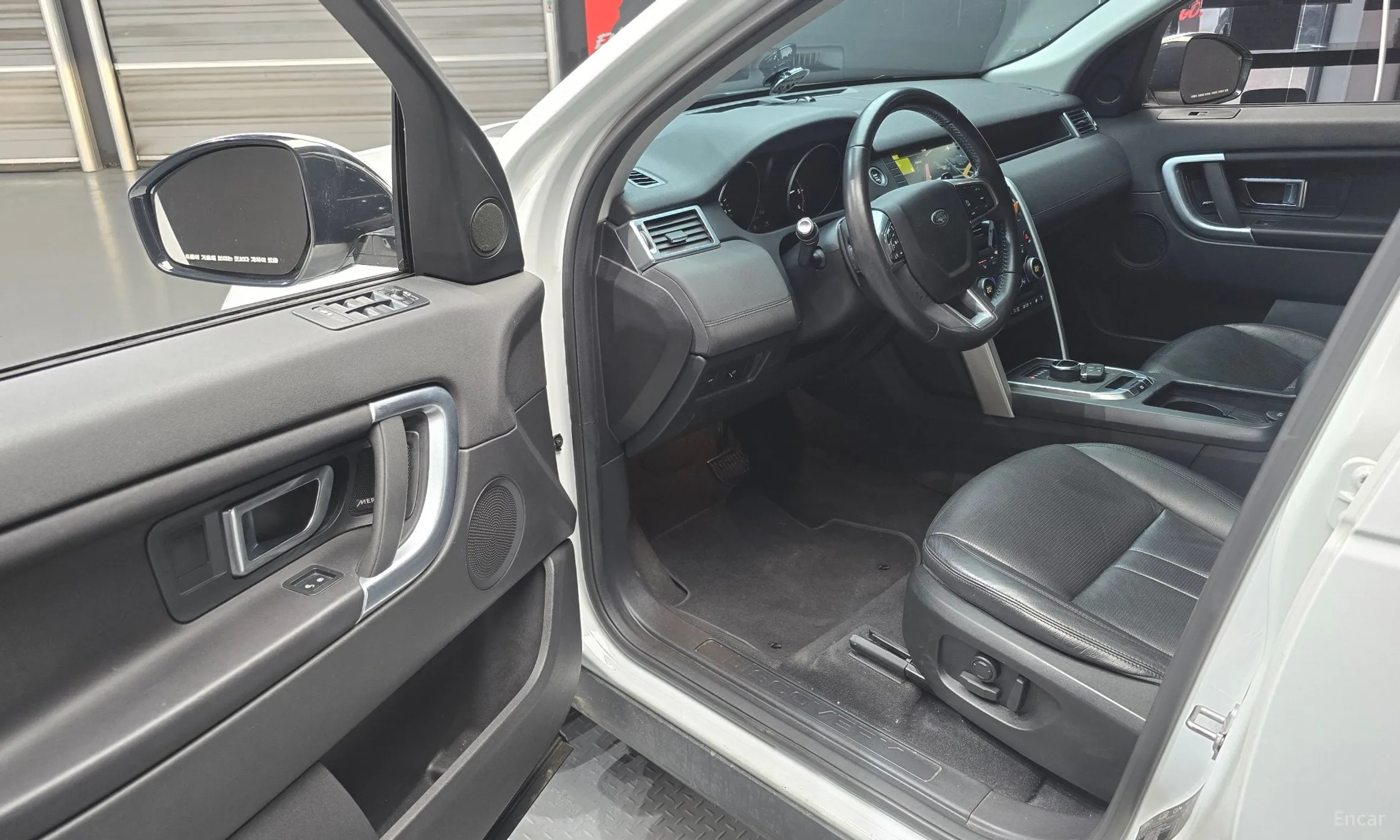 Land Rover Discovery Sports превью 10