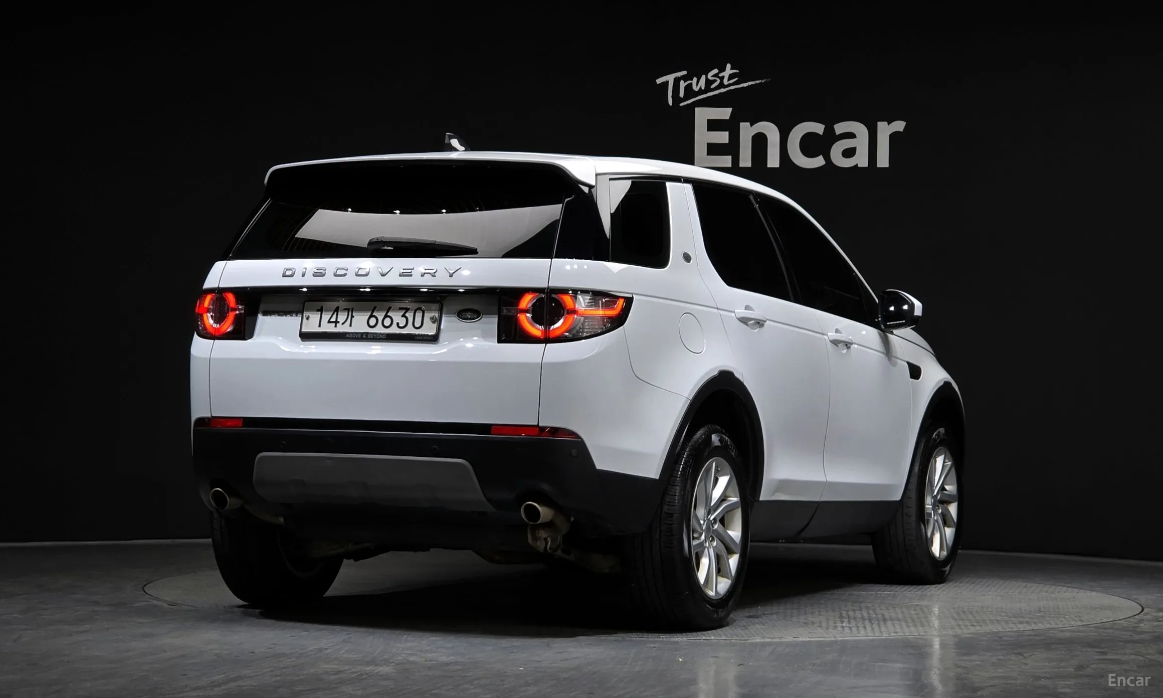 Land Rover Discovery Sports превью 2