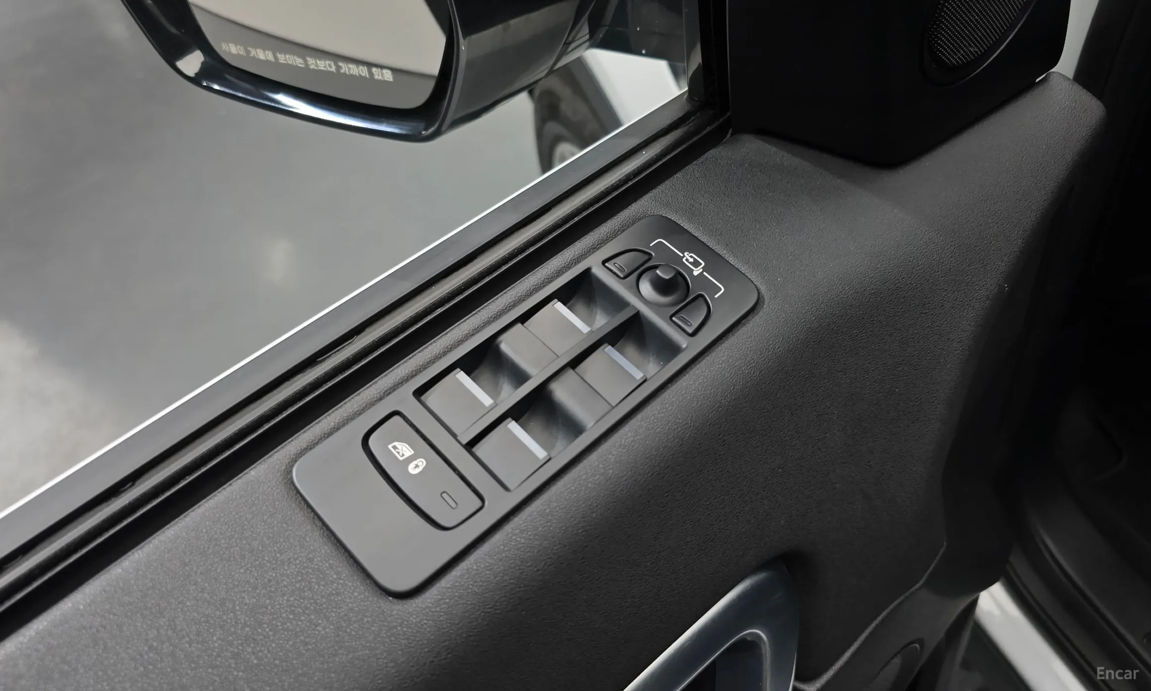 Land Rover Discovery Sports превью 16