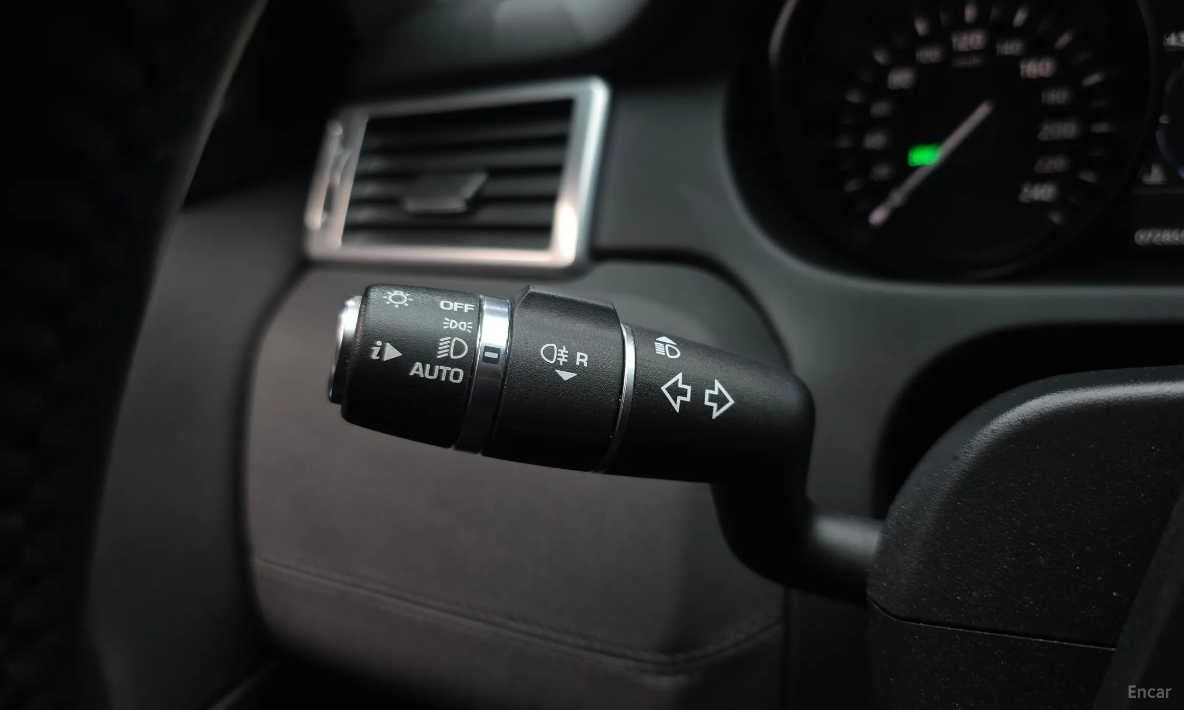 Land Rover Discovery Sports превью 17