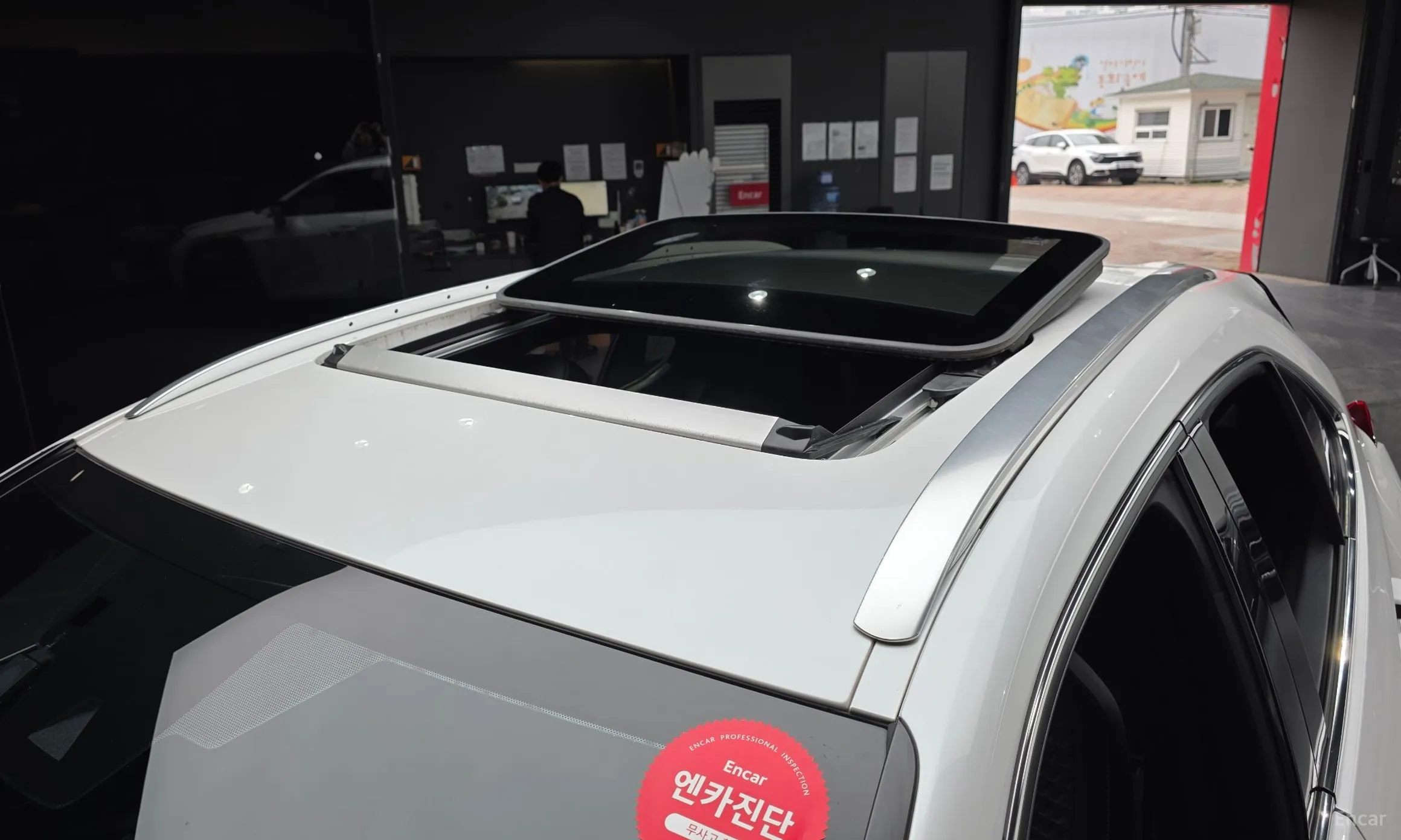 Lexus UX250h превью 19
