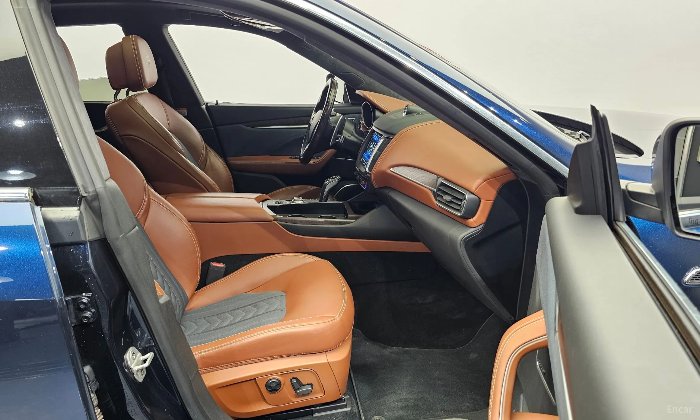 Maserati Levante превью 11