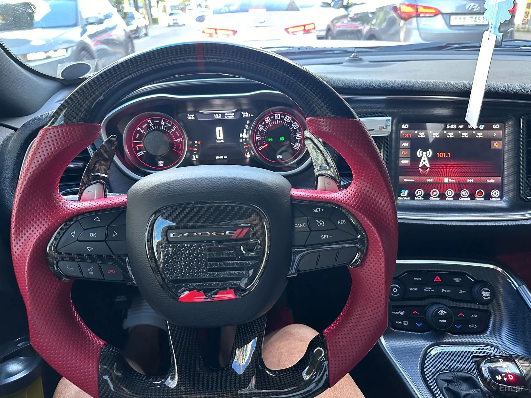 Dodge Challenger превью 6