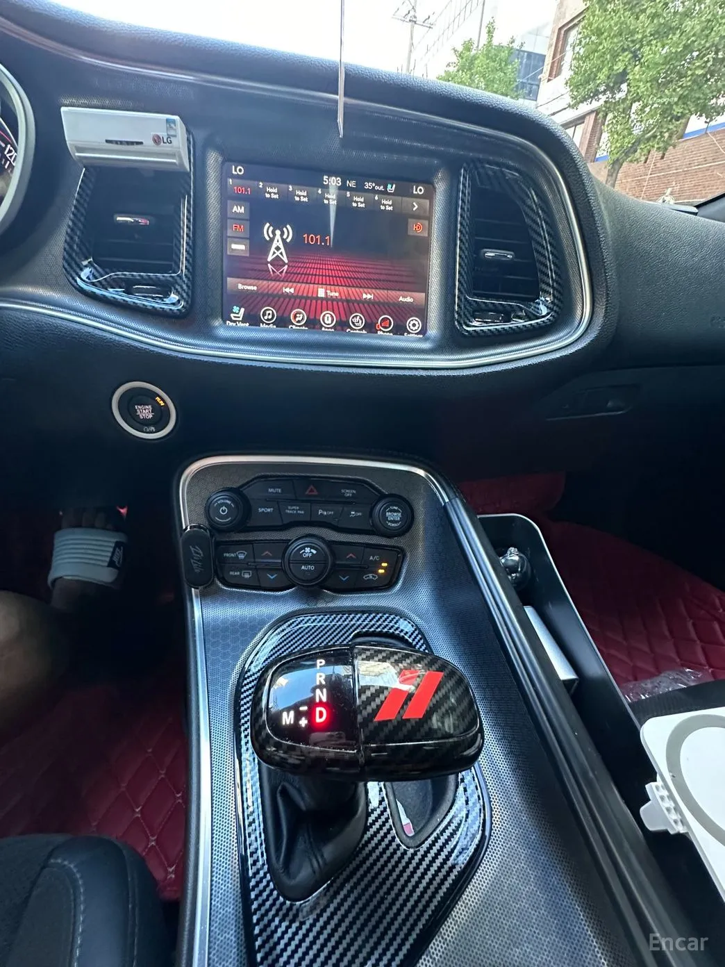 Dodge Challenger превью 7