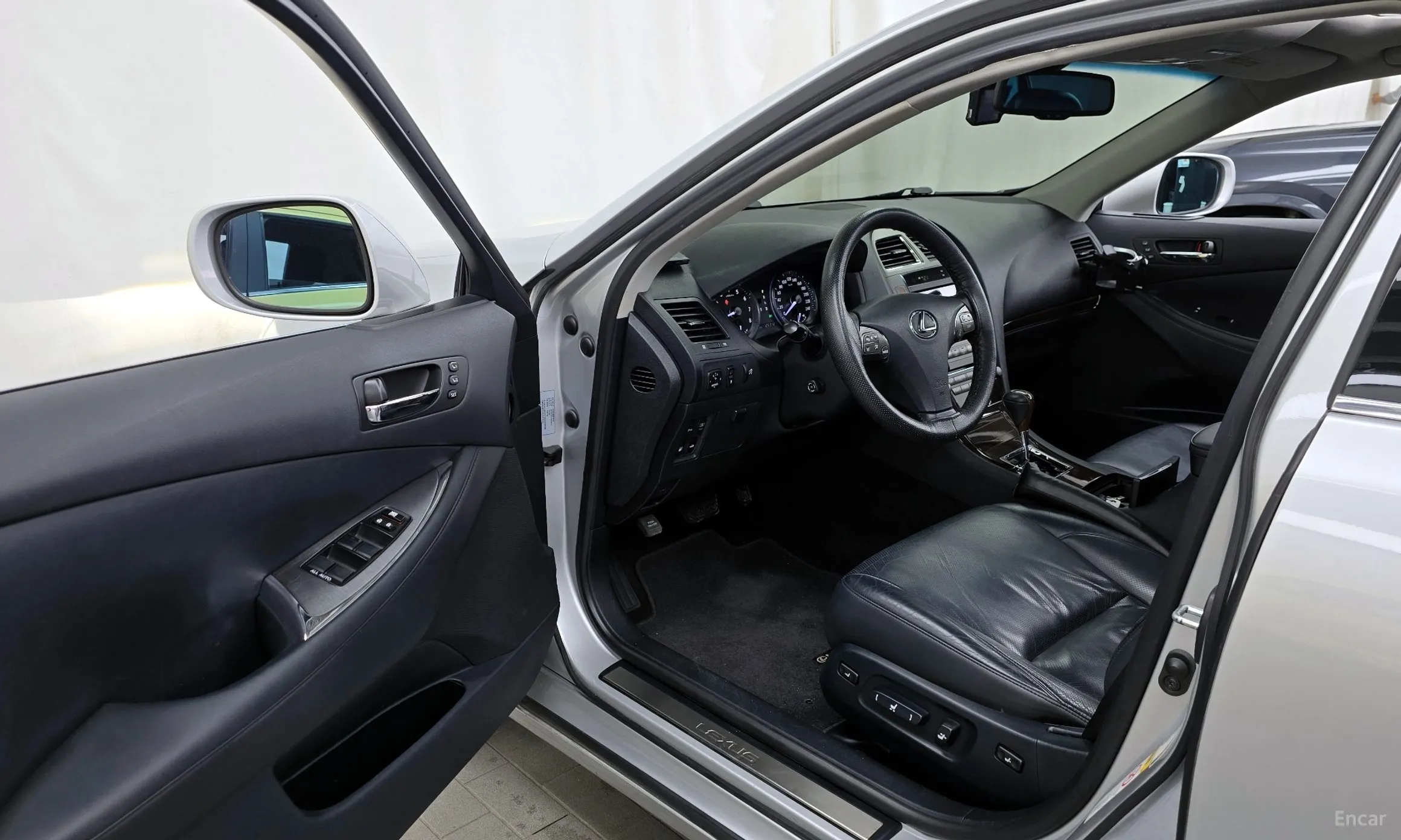 Lexus ES350 превью 10