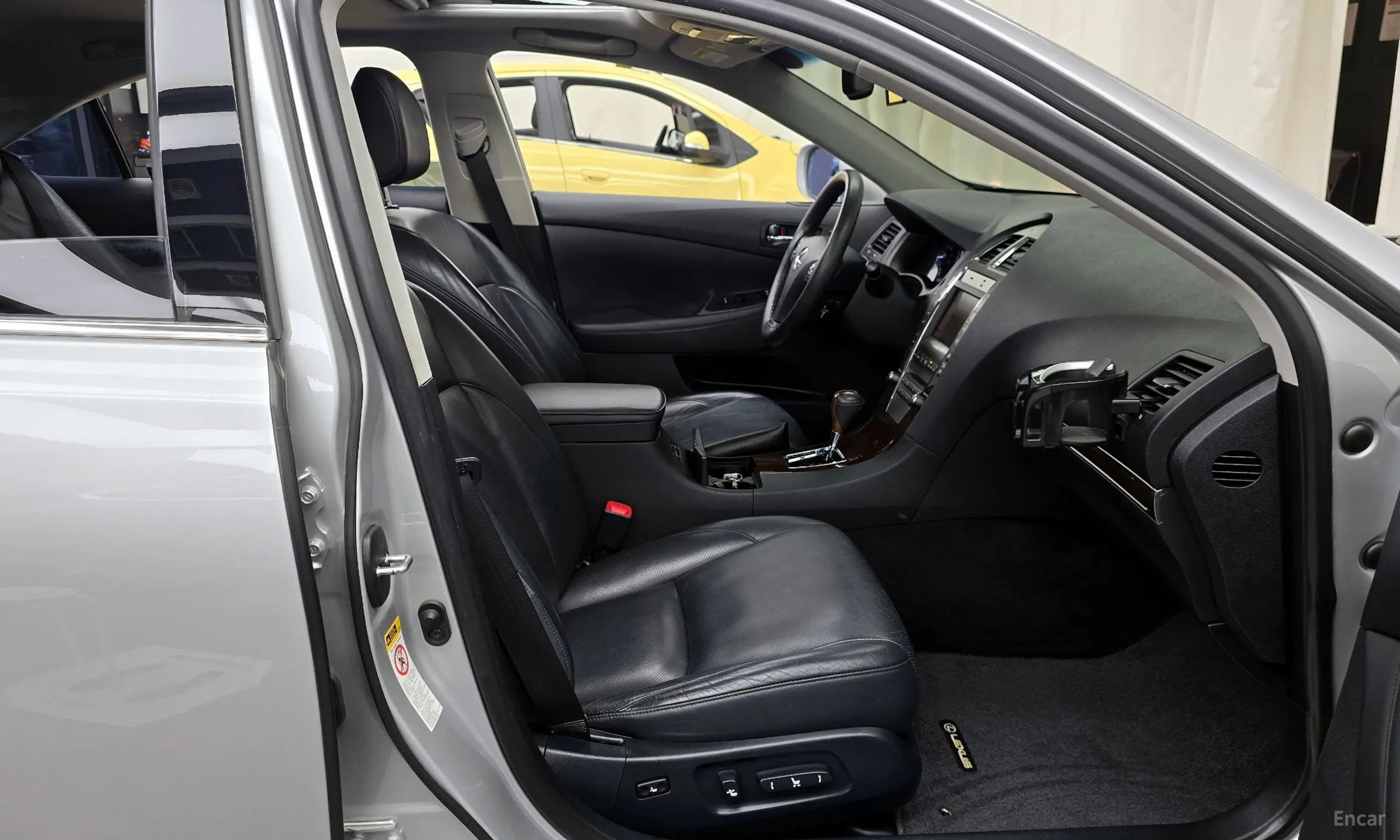 Lexus ES350 превью 12