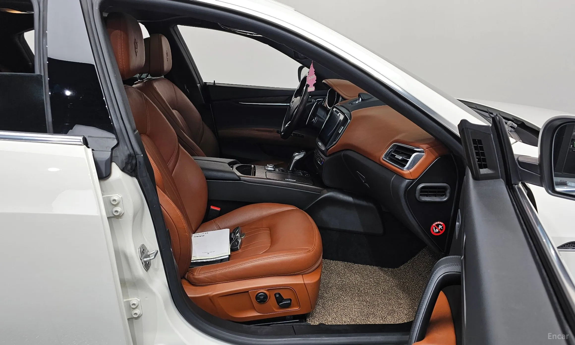 Maserati Ghibli превью 11