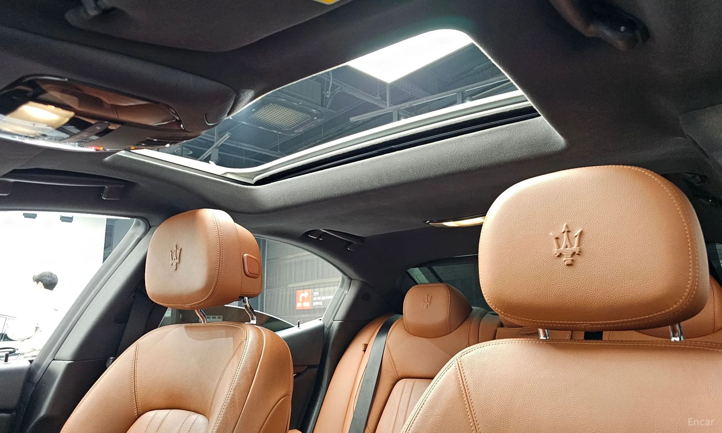 Maserati Ghibli превью 19