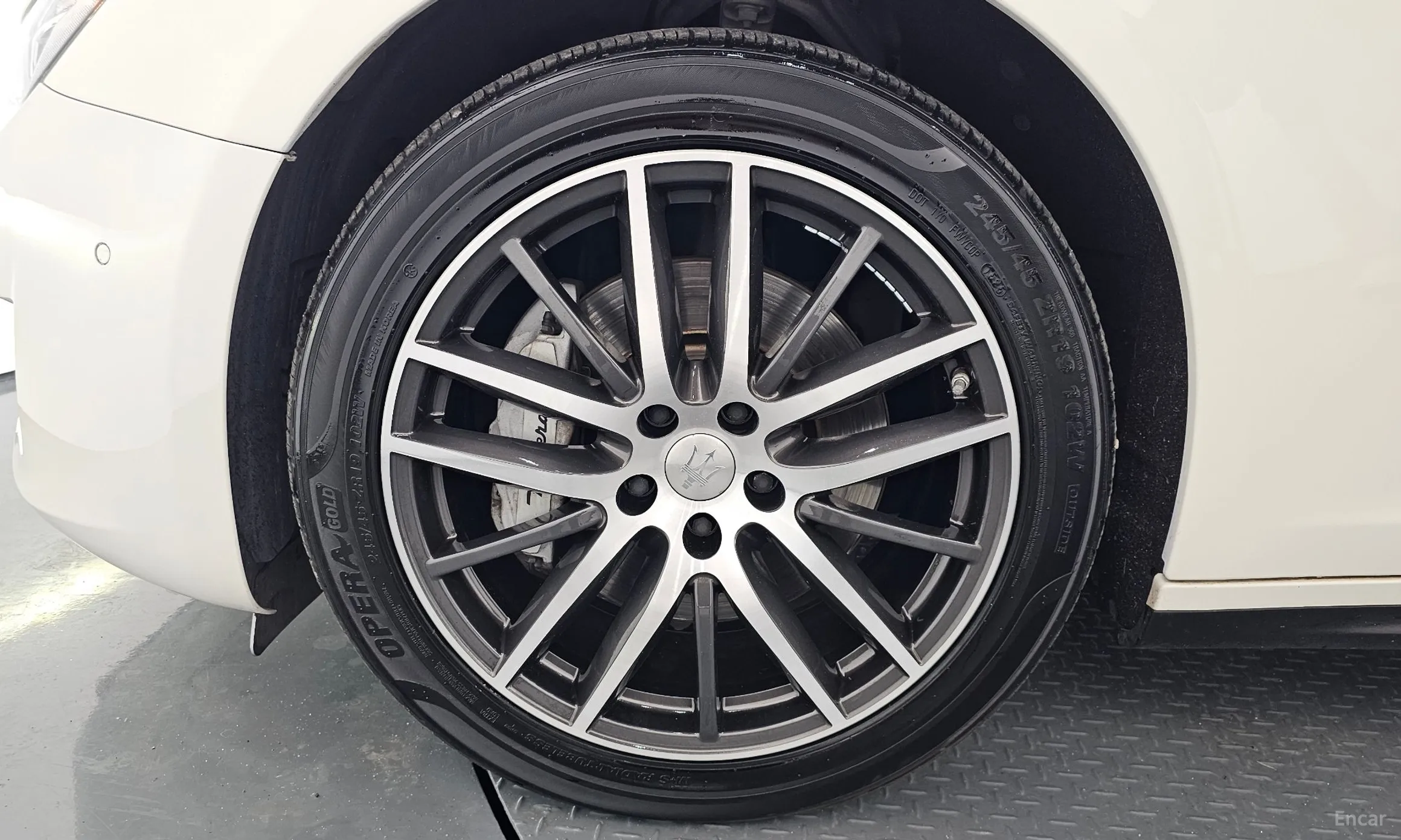 Maserati Ghibli превью 5