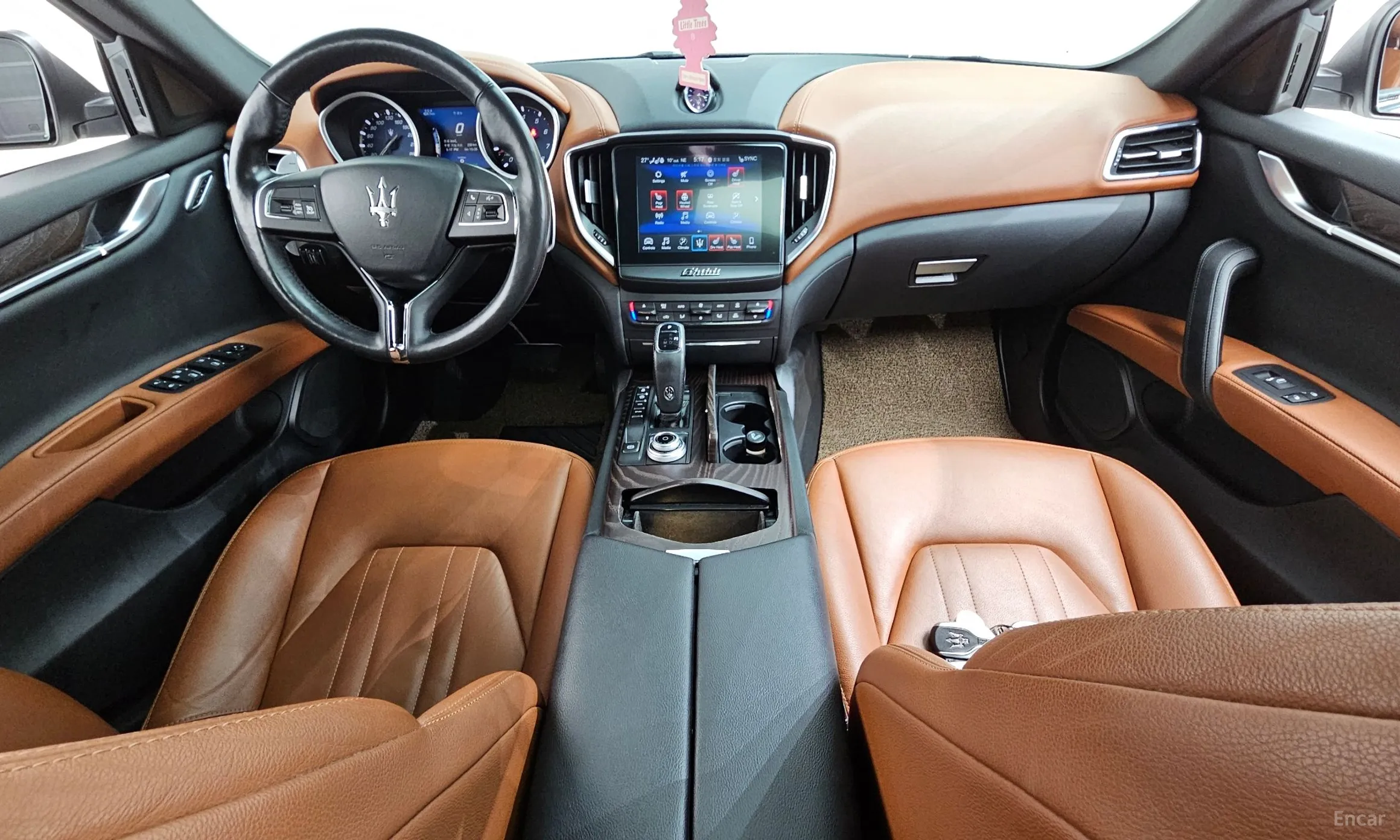 Maserati Ghibli превью 7