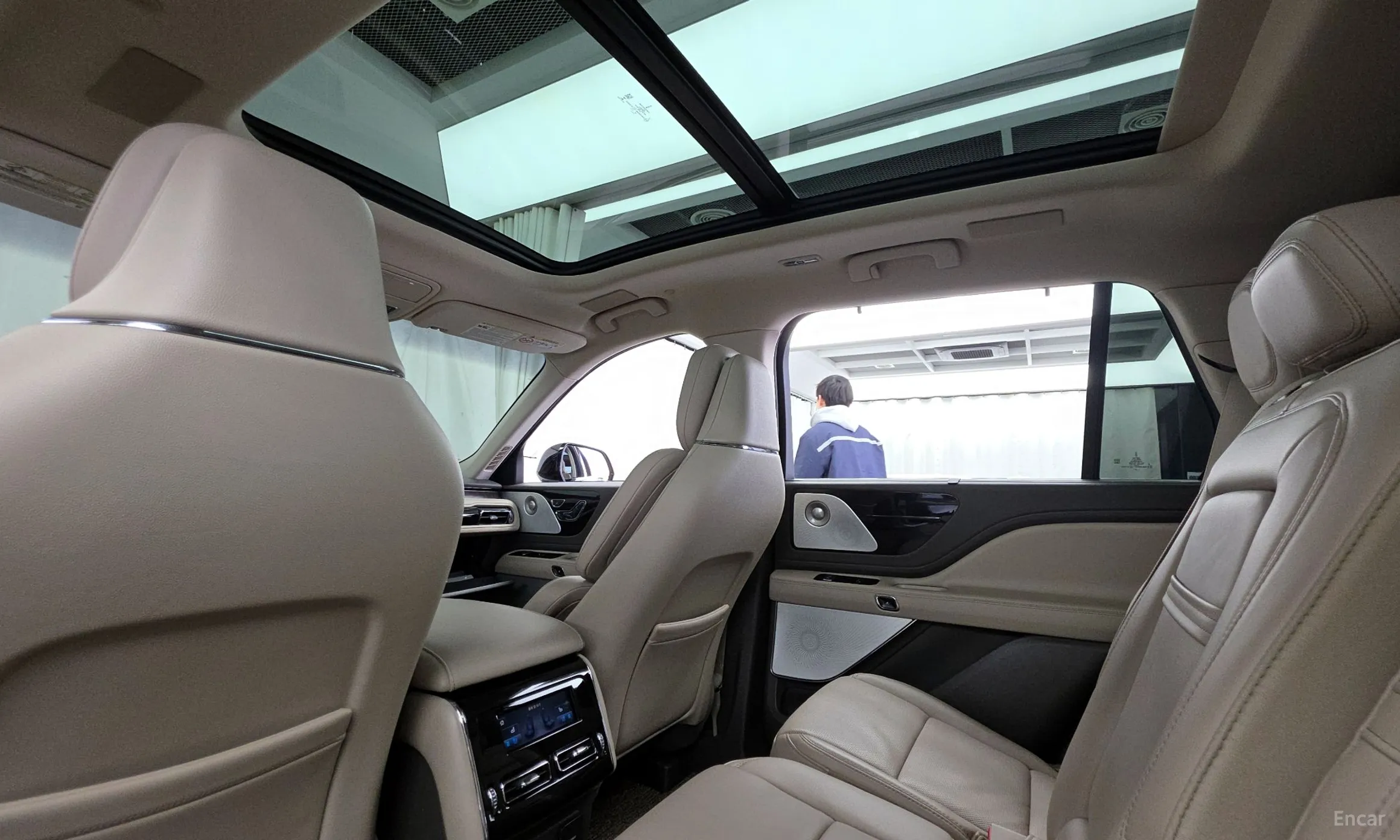 Lincoln Aviator 2nd Generation превью 18