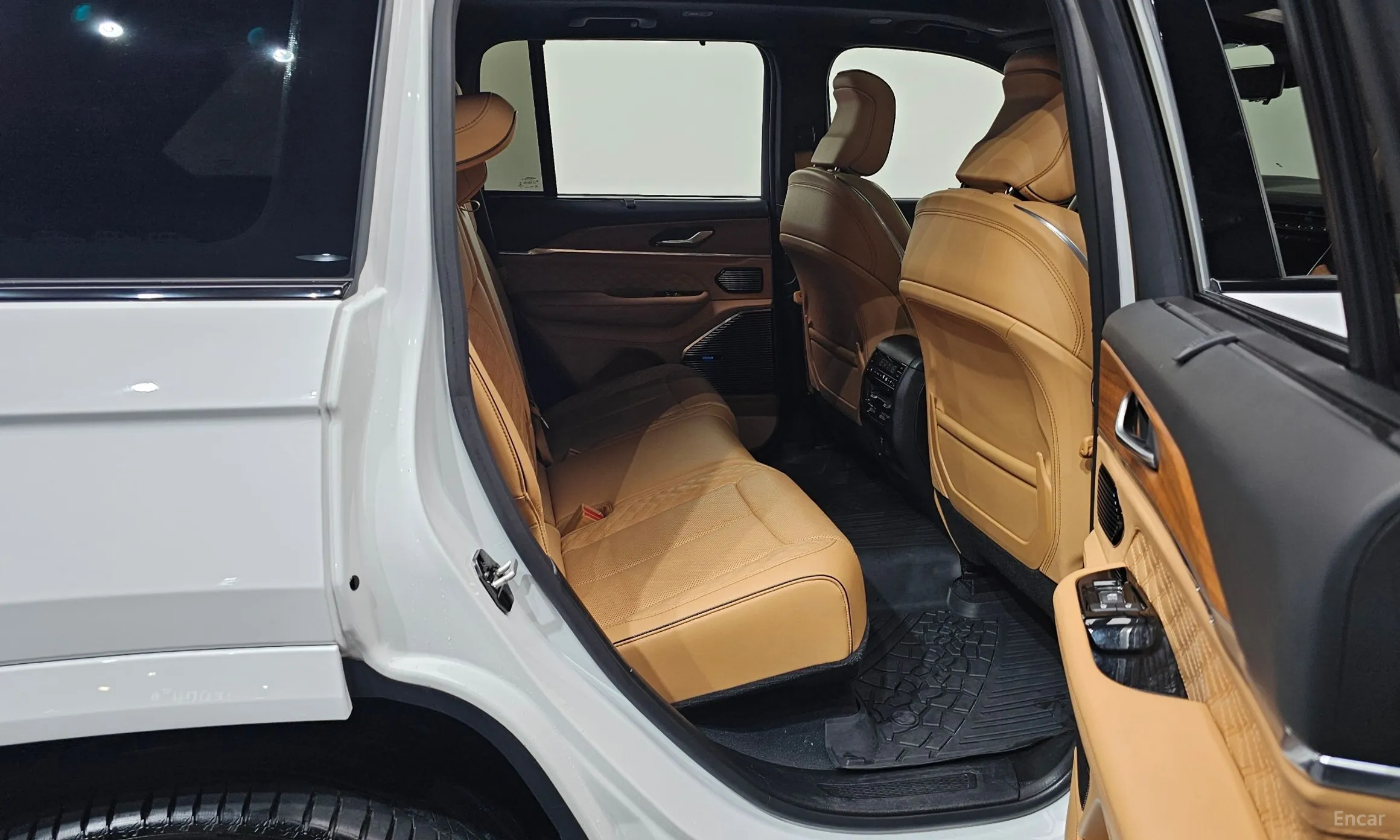 Jeep Grand Cherokee (WL) превью 11