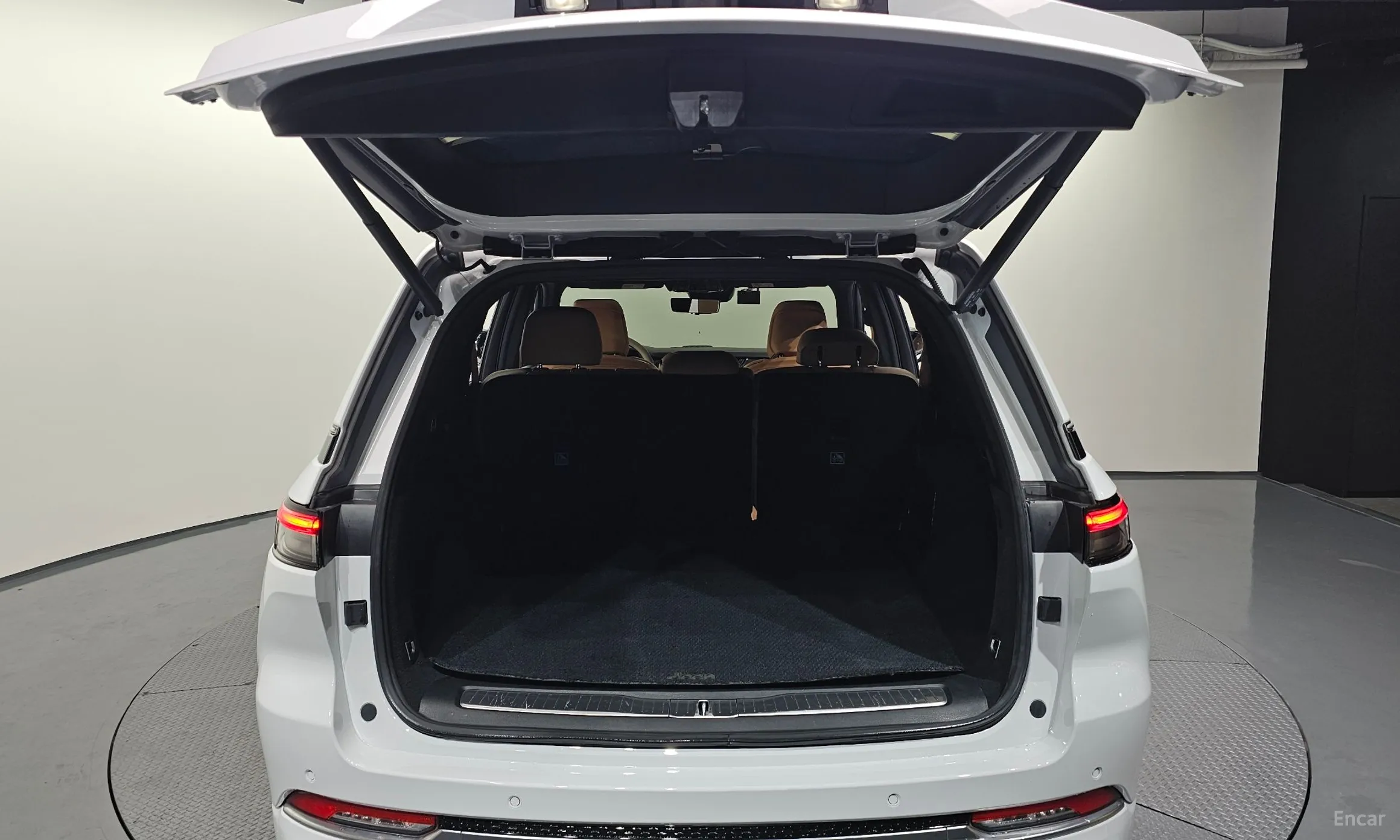 Jeep Grand Cherokee (WL) превью 20