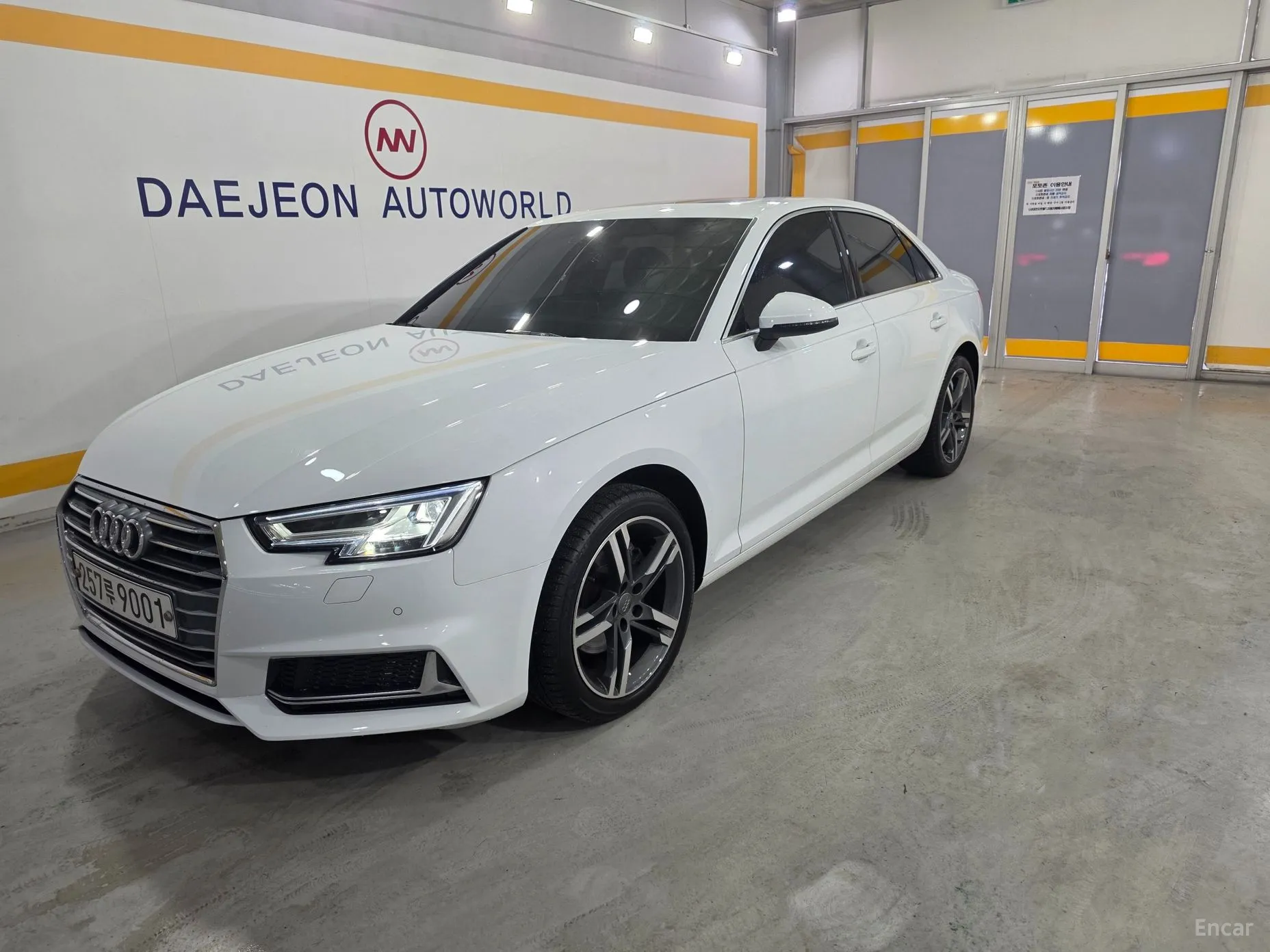 Audi A4 (B9)