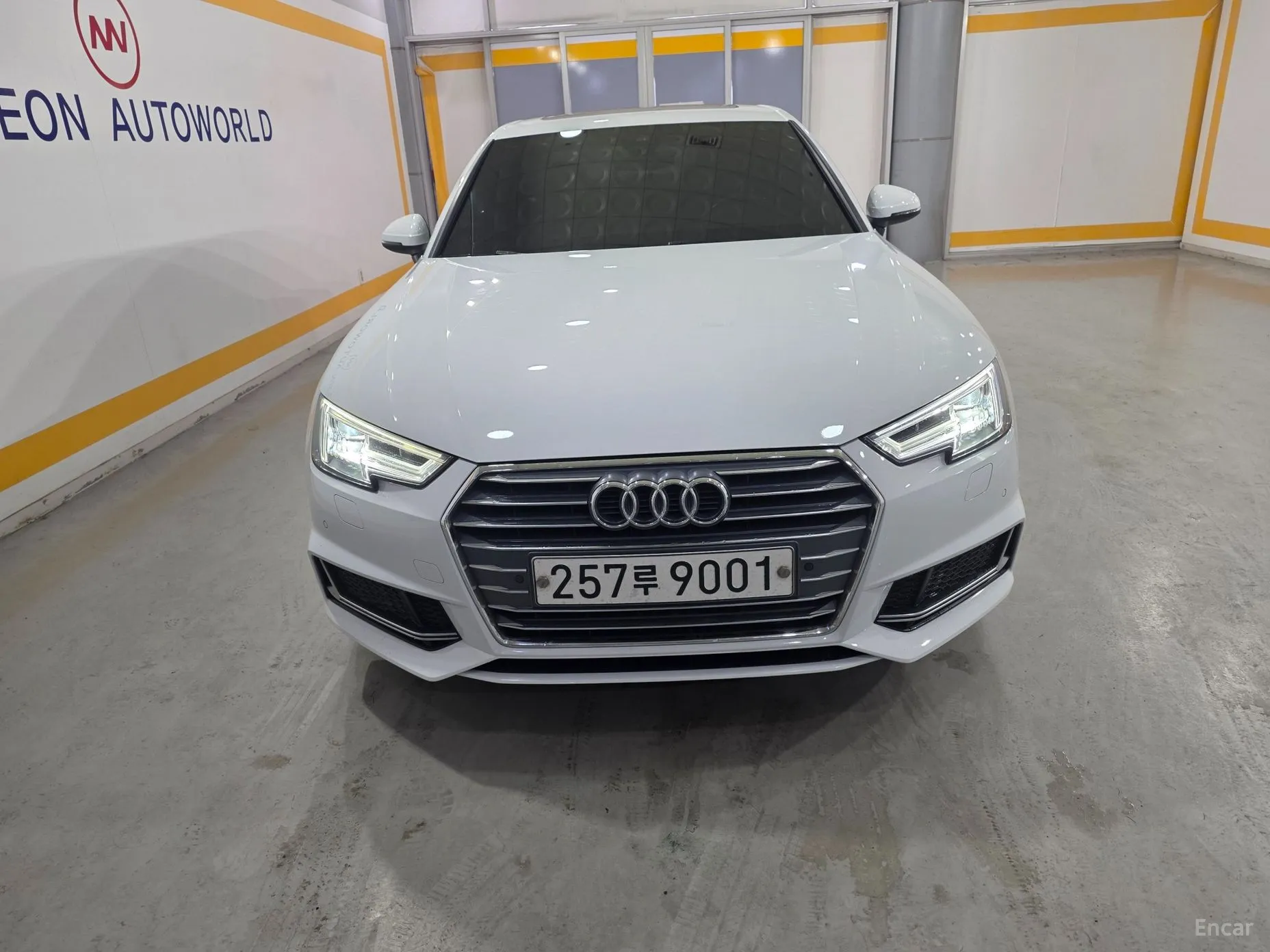 Audi A4 (B9)
