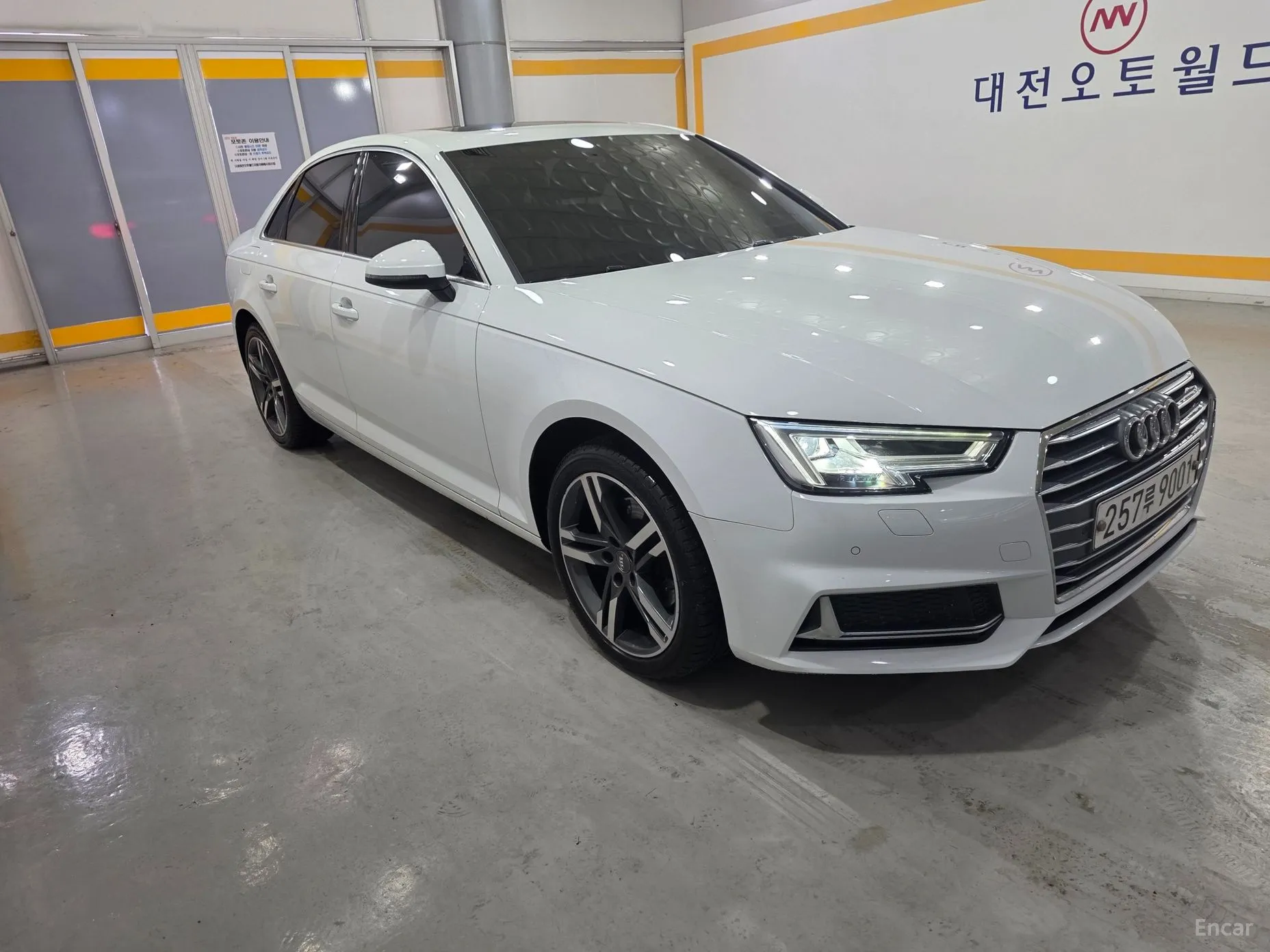 Audi A4 (B9) превью 3