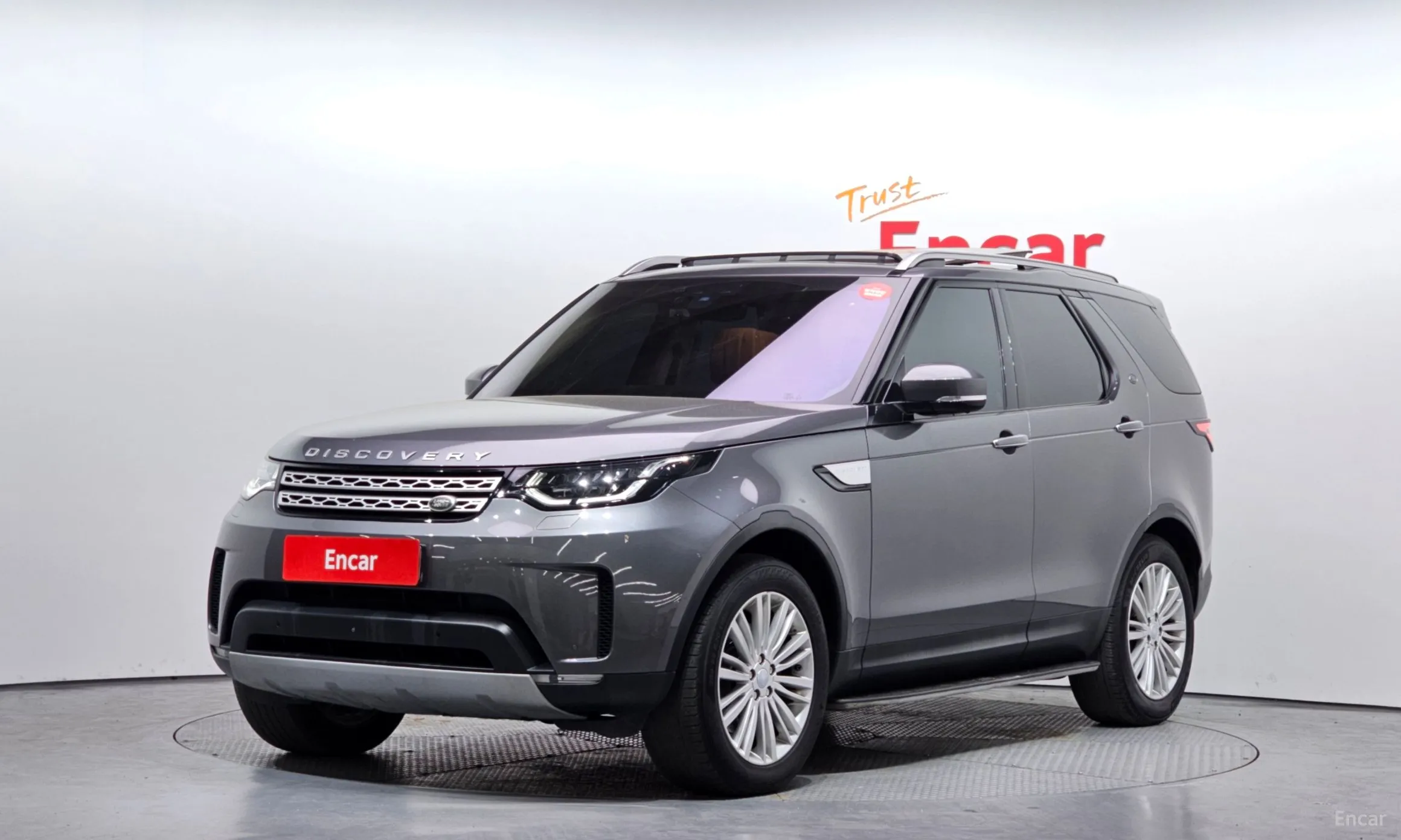 Land Rover Discovery 5