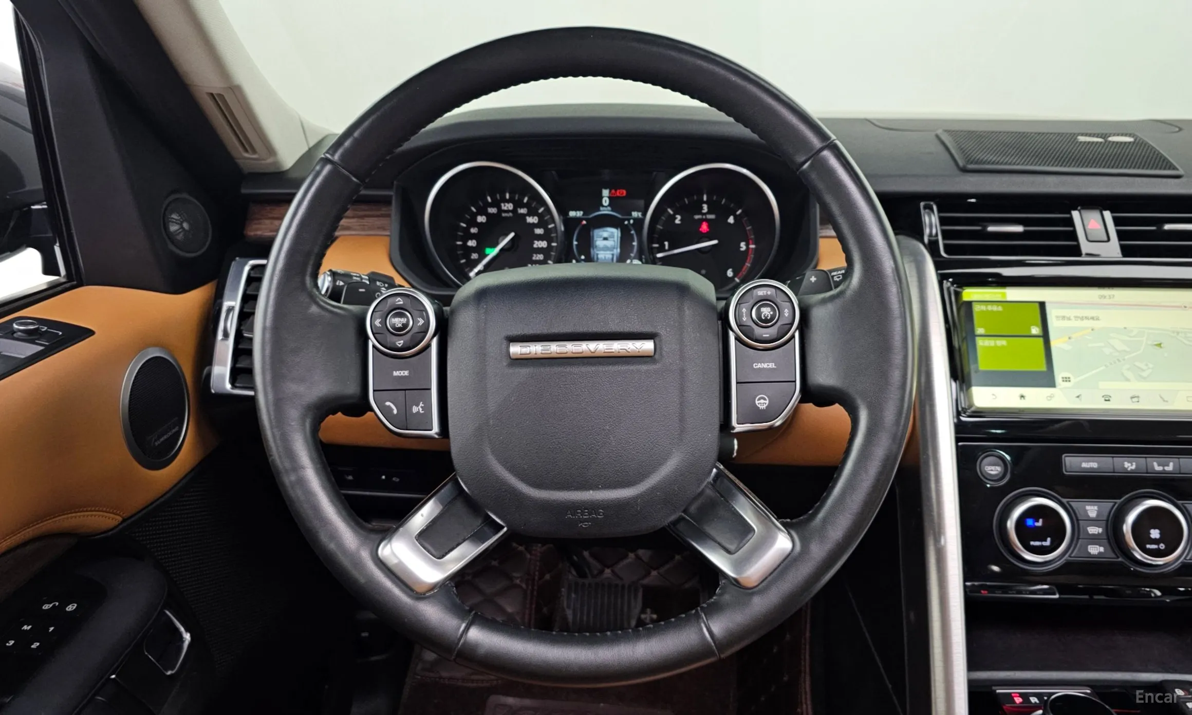 Land Rover Discovery 5 превью 16