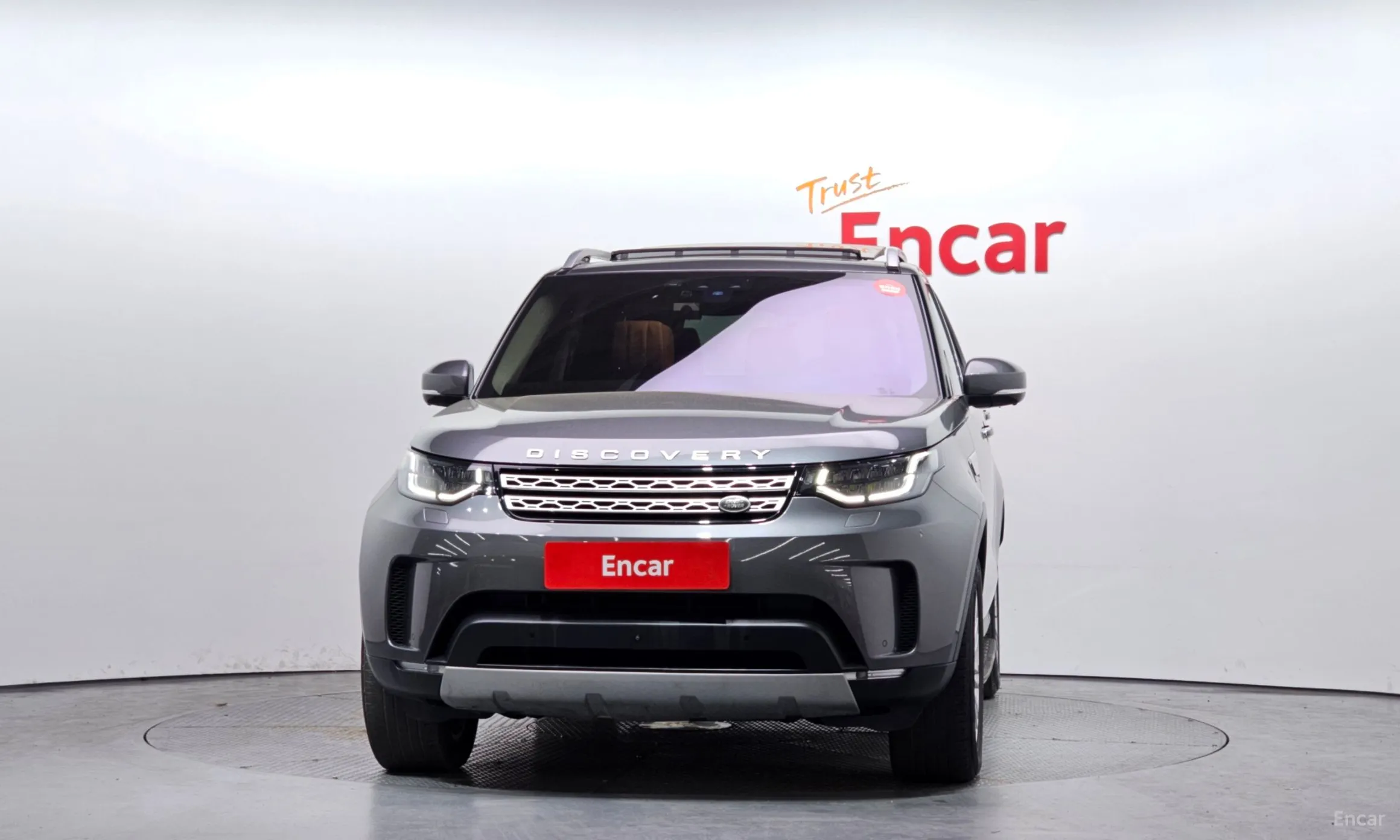 Land Rover Discovery 5 превью 3